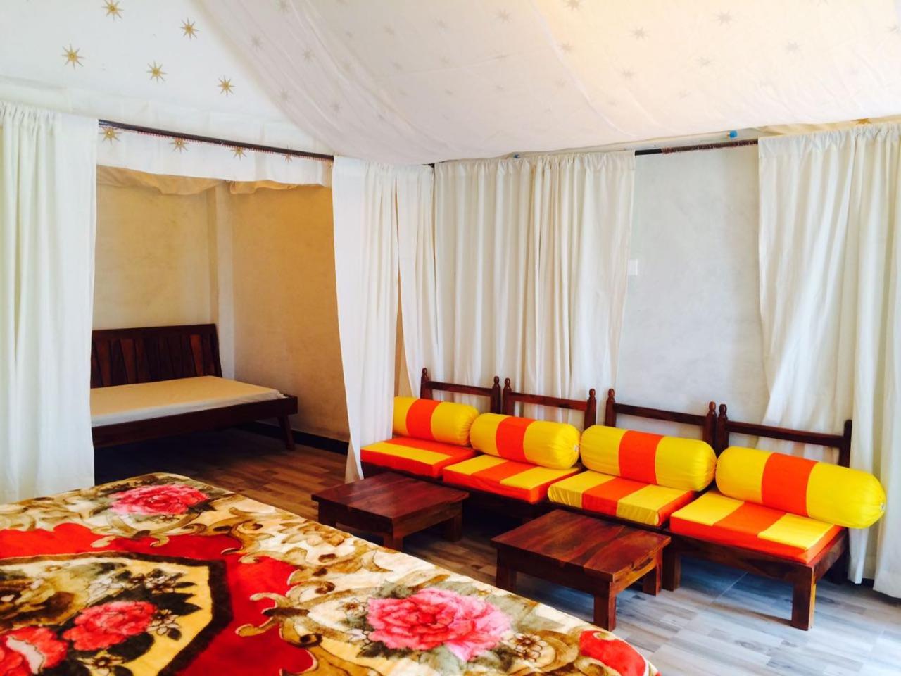 Queen Room photo 1