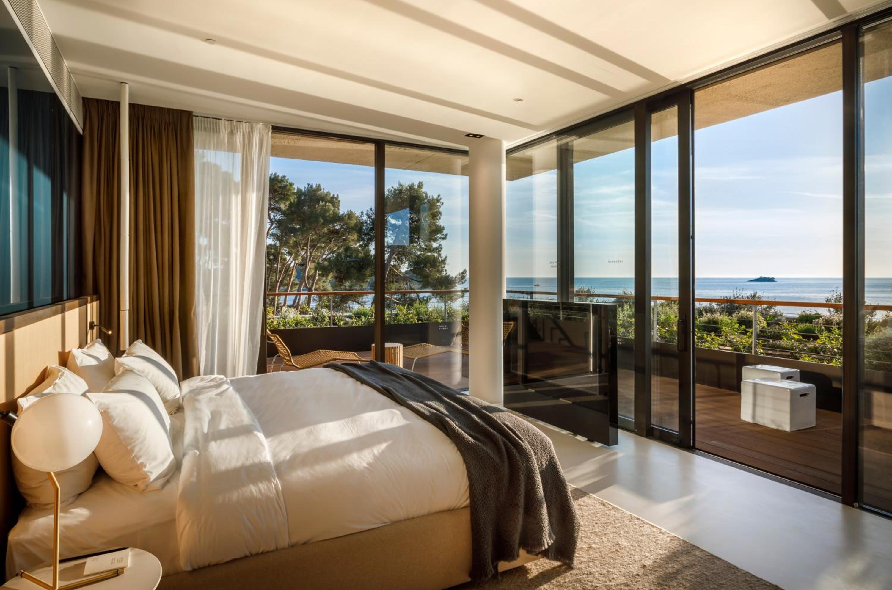 Horizon Deluxe Suite (Non Smoking)