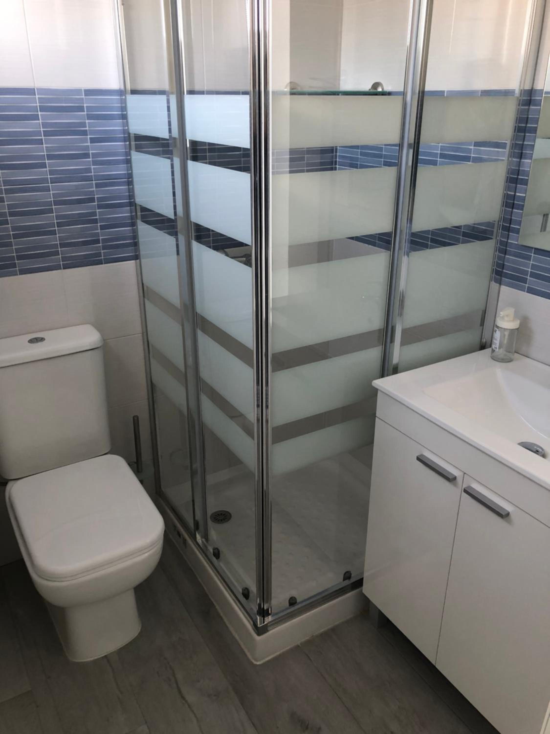 Double or Twin Room with Shared Bathroom photo 2