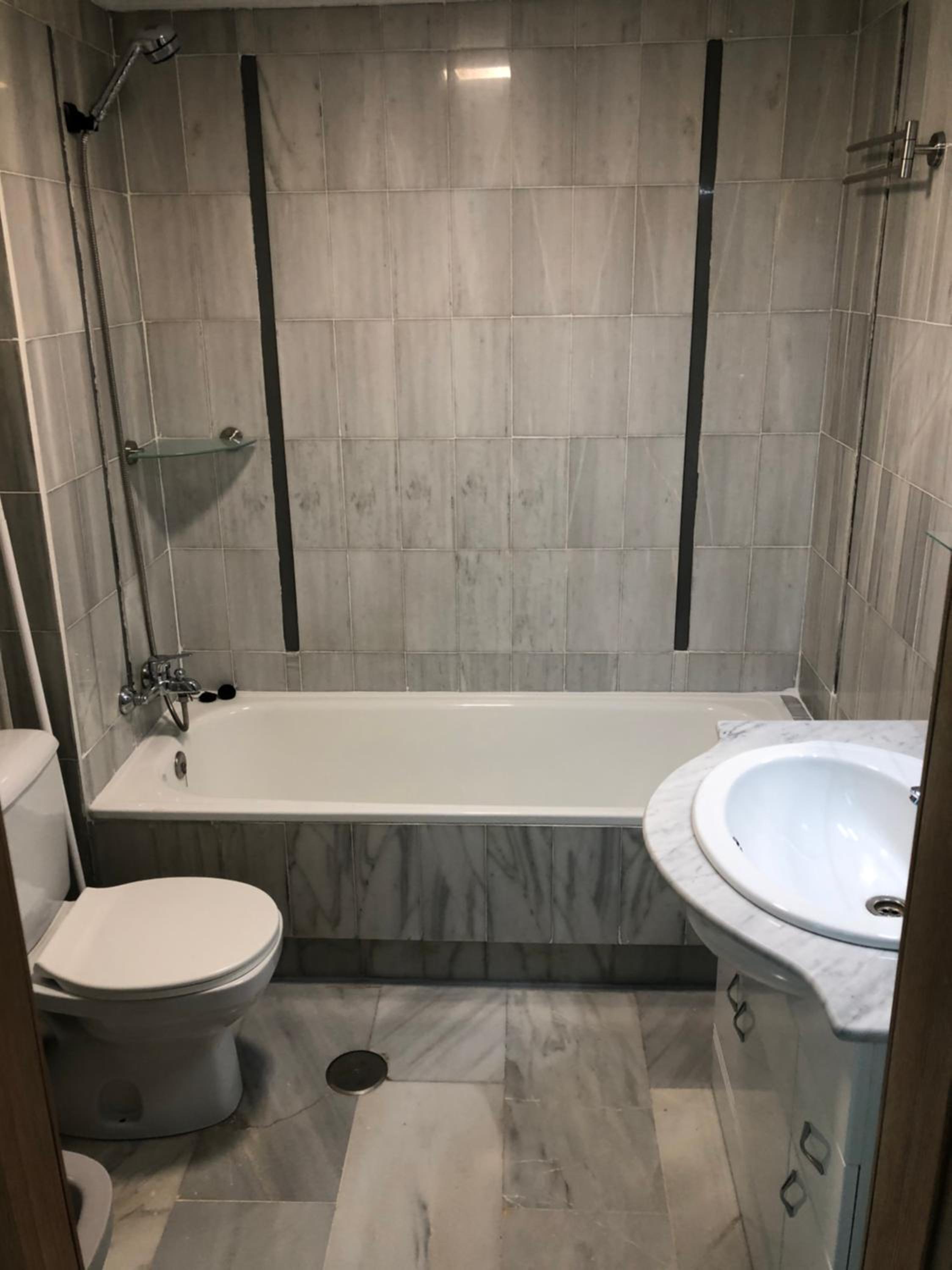 Single Room with Shared Bathroom photo 2
