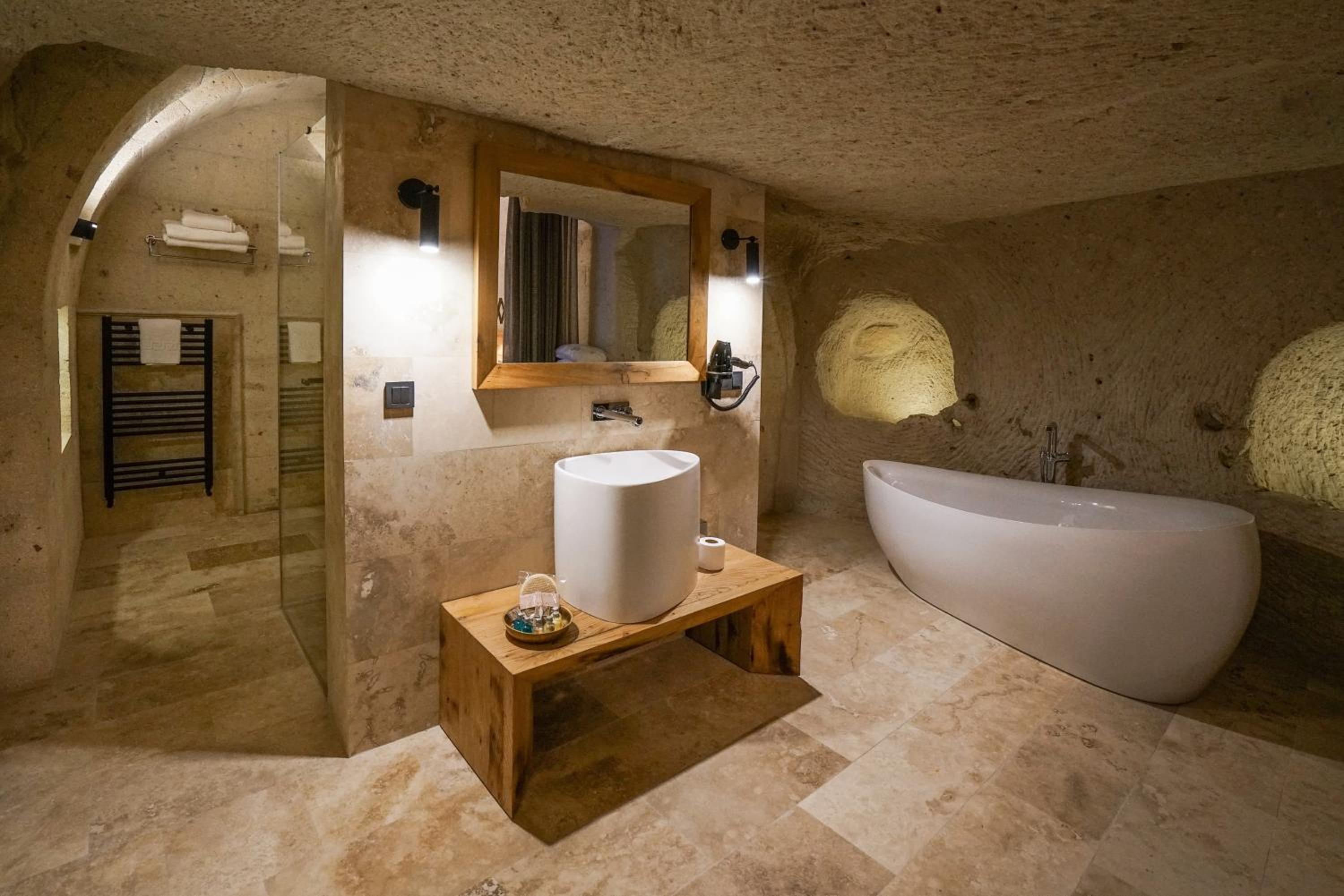 King Room with Spa Bath - Photo 4