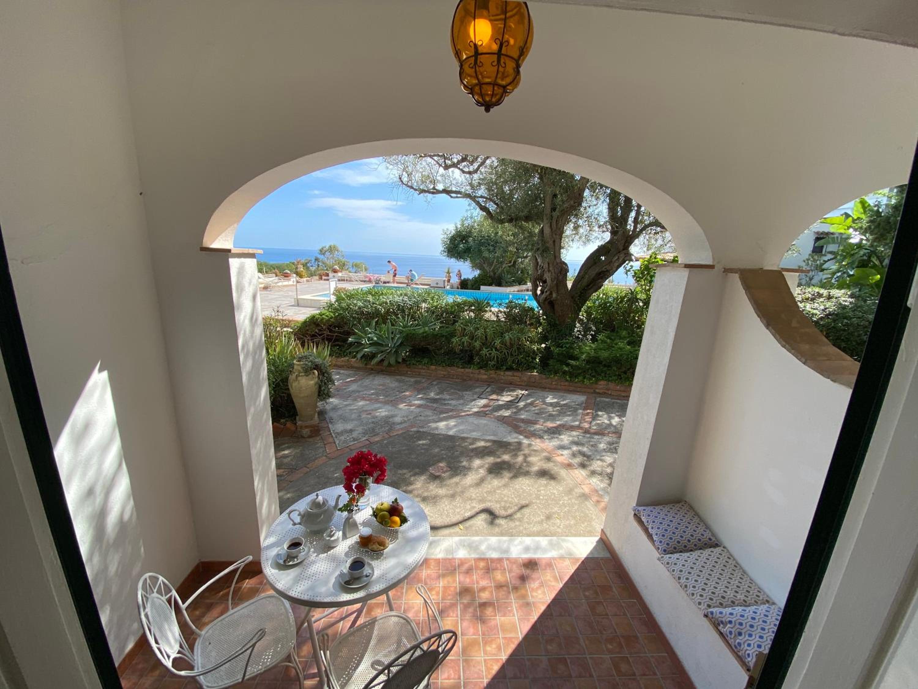 Studio with Patio and Sea View photo 3