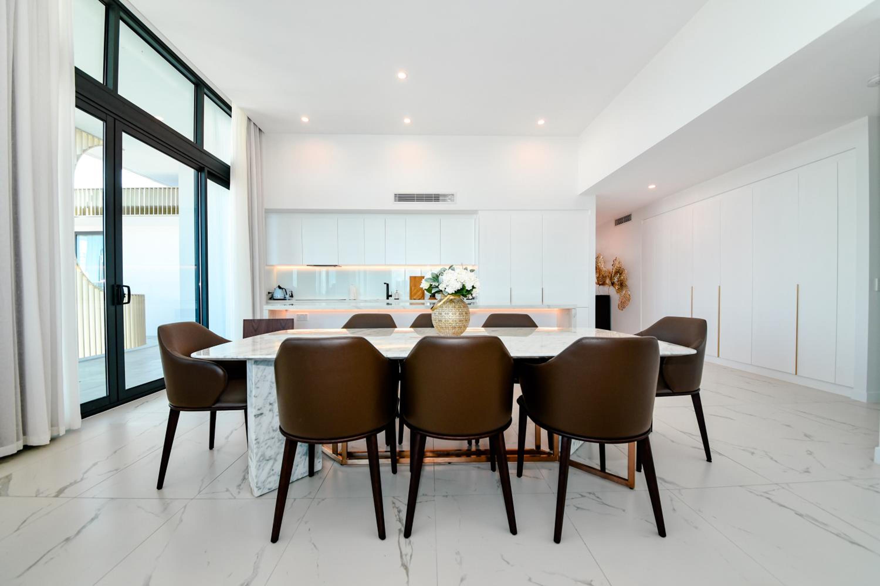 Executive Penthouse Style Seaview Apartment