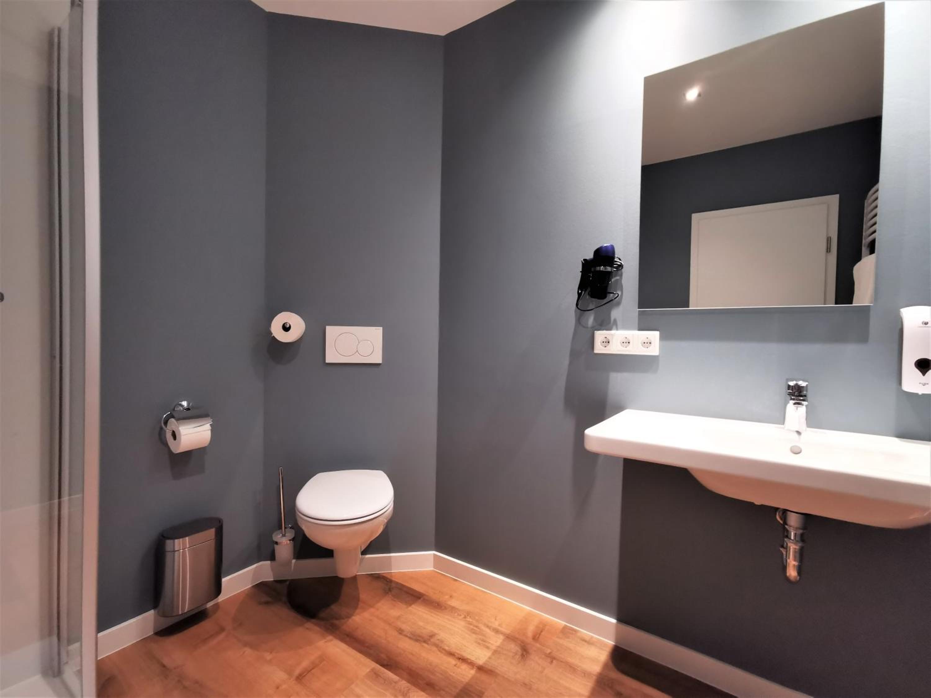 Double or Twin Room - Photo 4