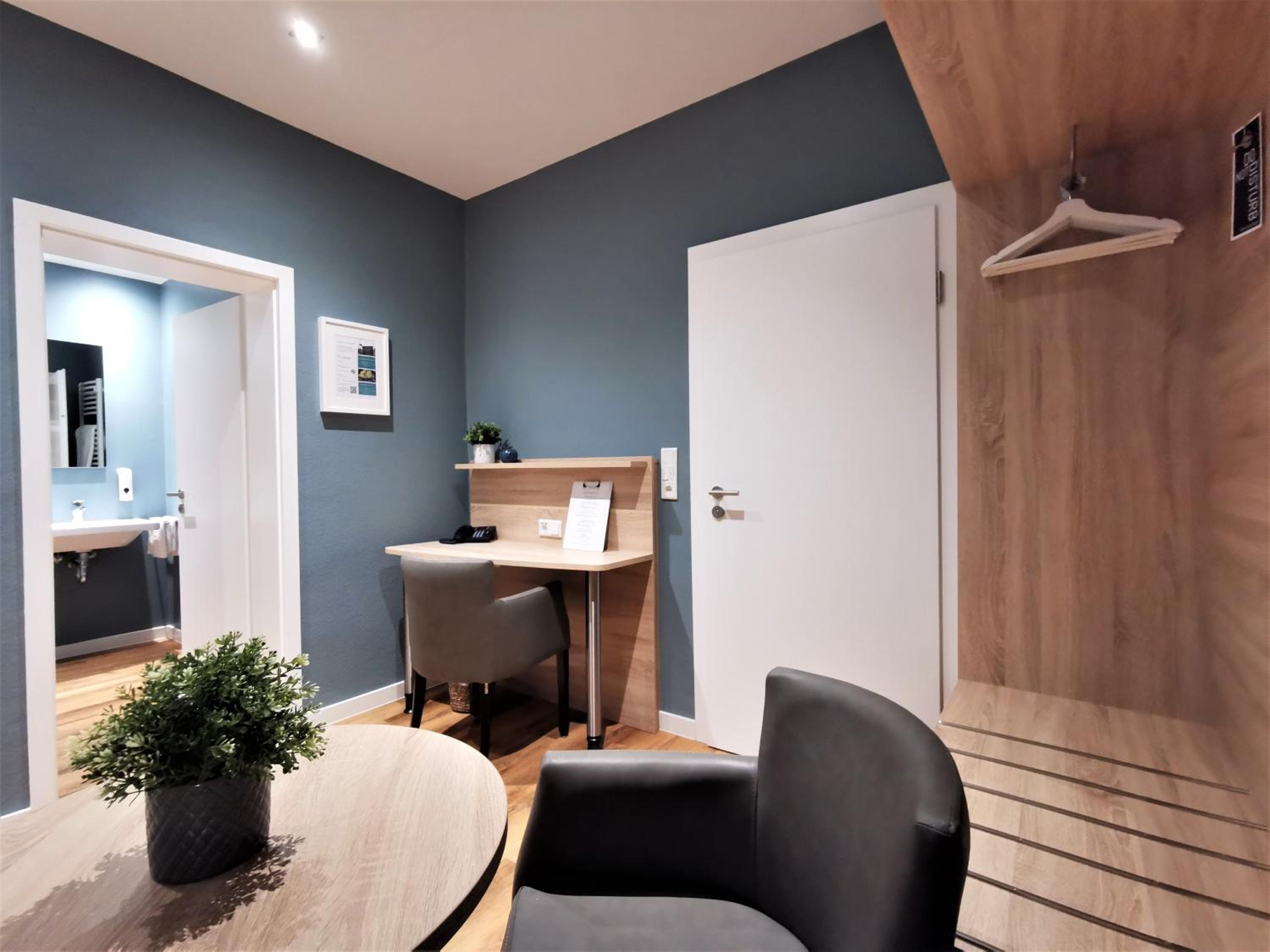 Double or Twin Room - Photo 6