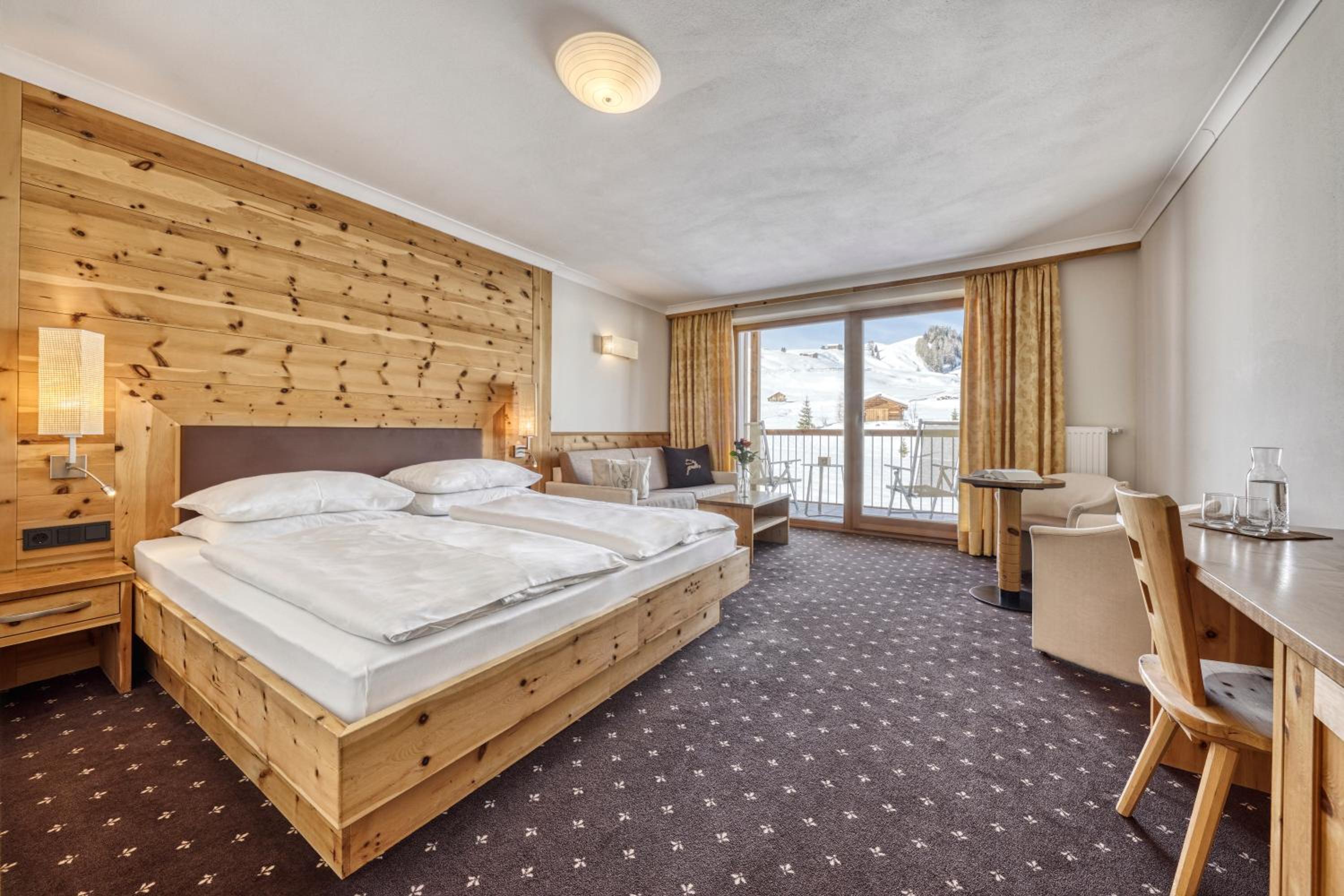 Large Double Room with Balcony and Garden View