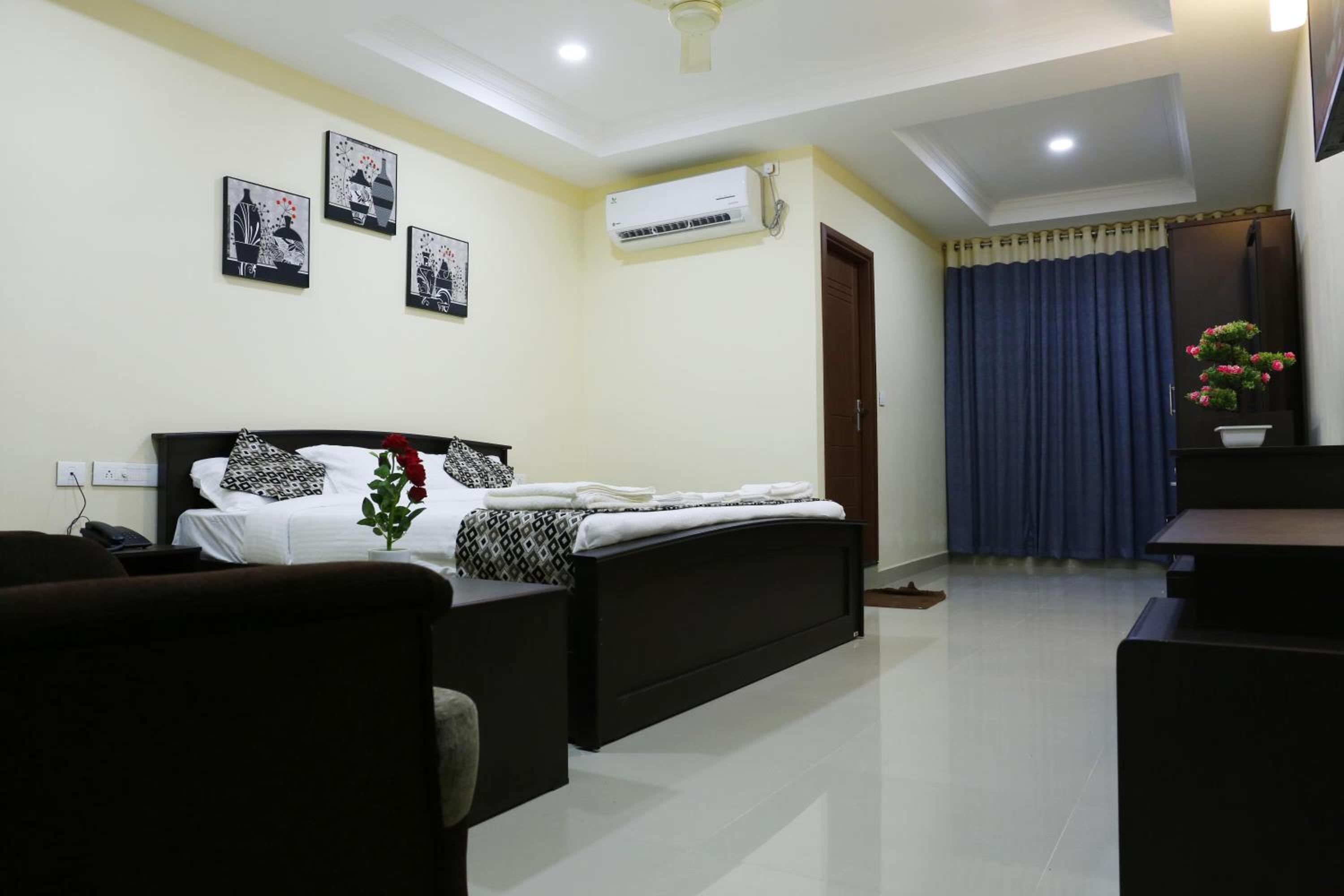 Standard Queen Room photo 2