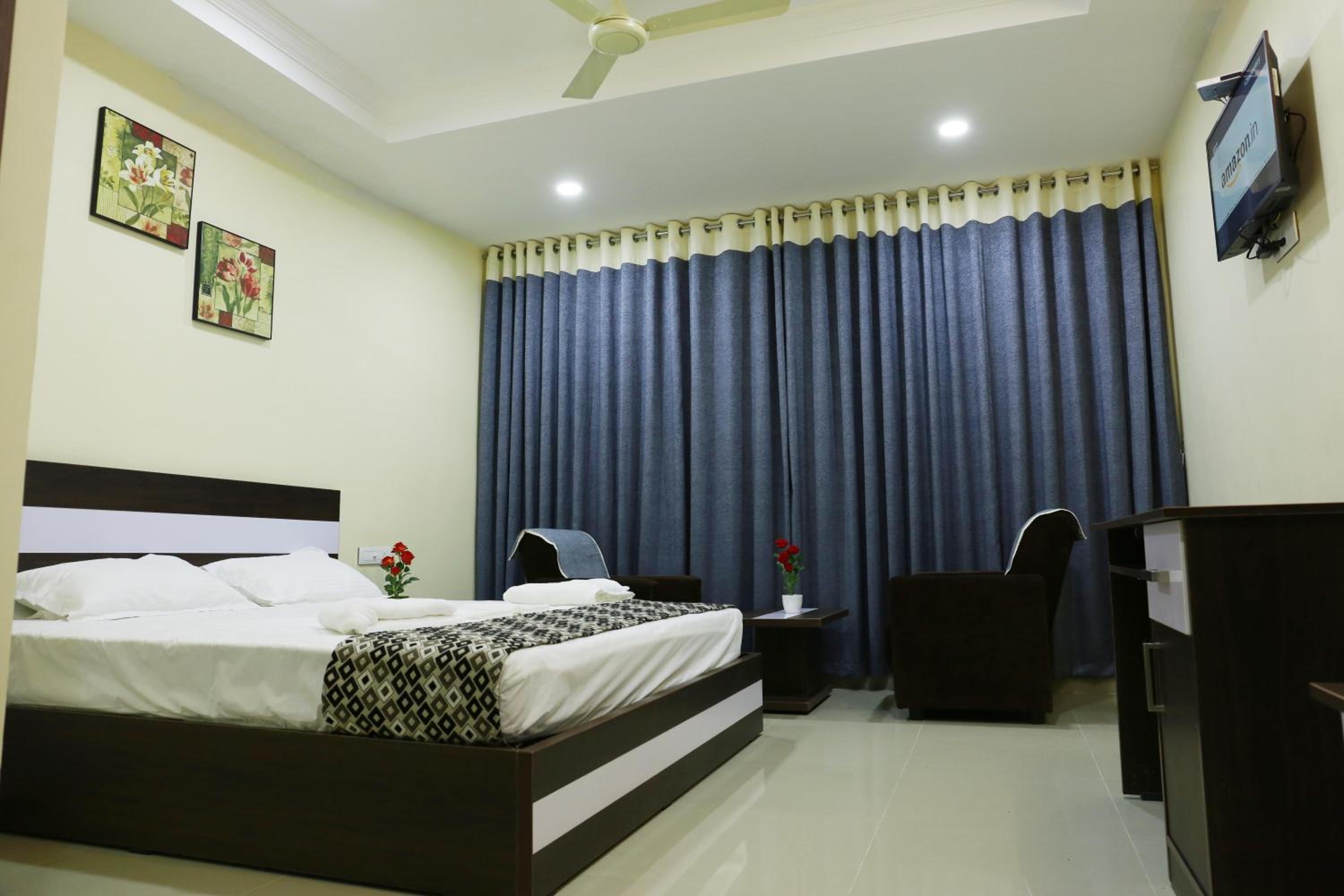 Standard Queen Room