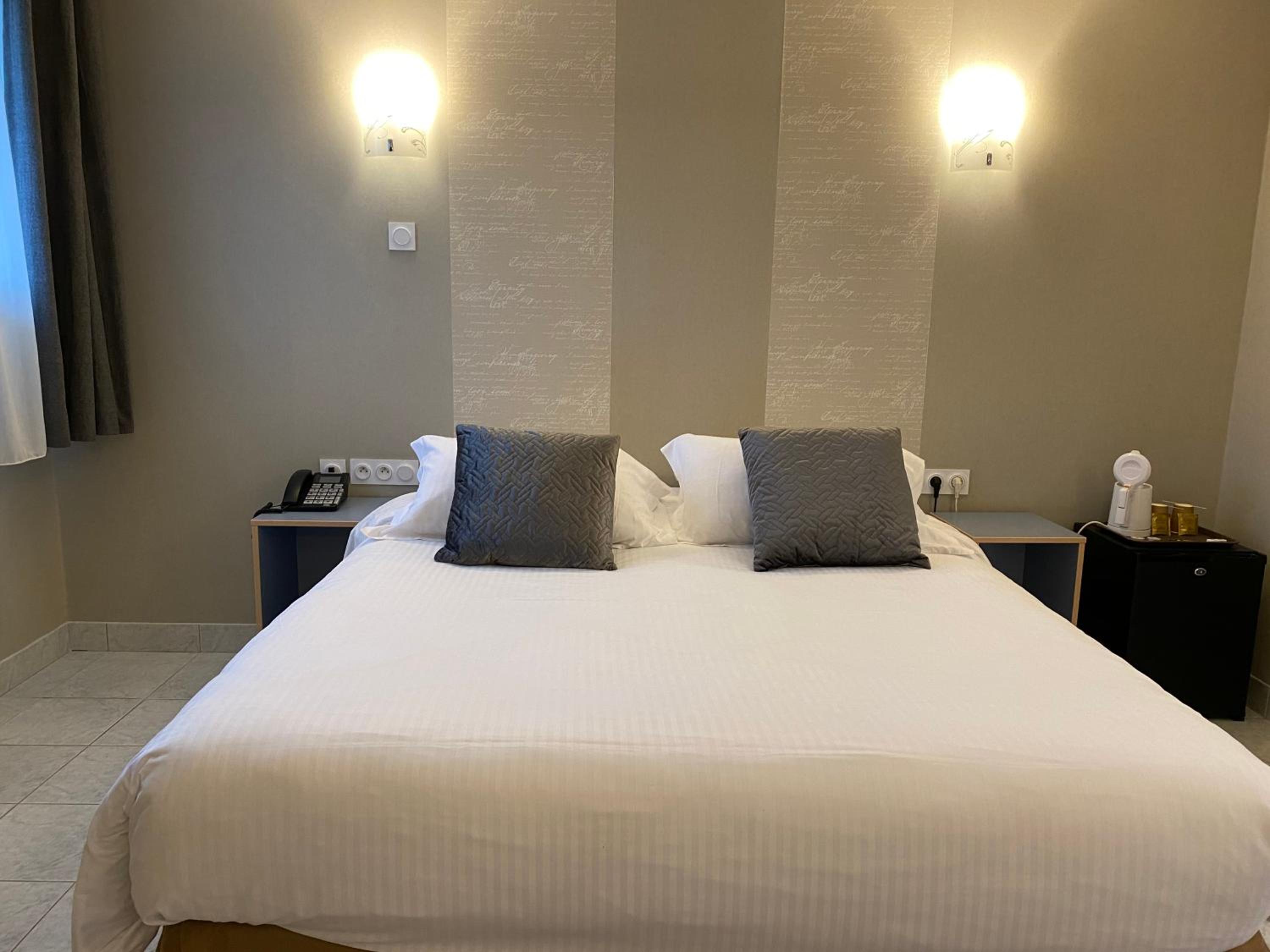 Double Room - Photo 14