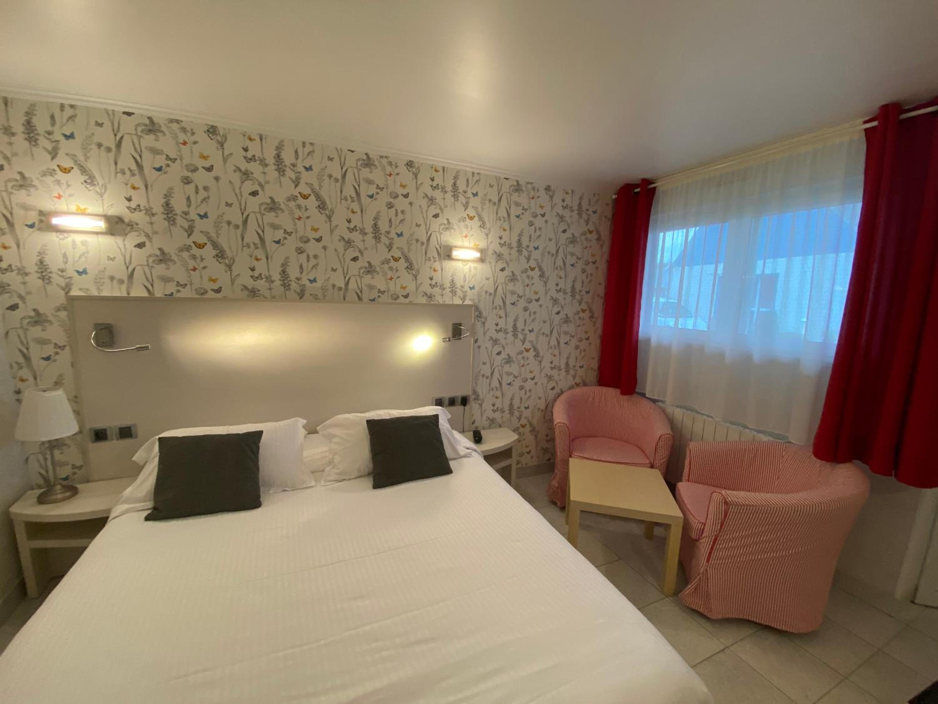 Double Room - Photo 17