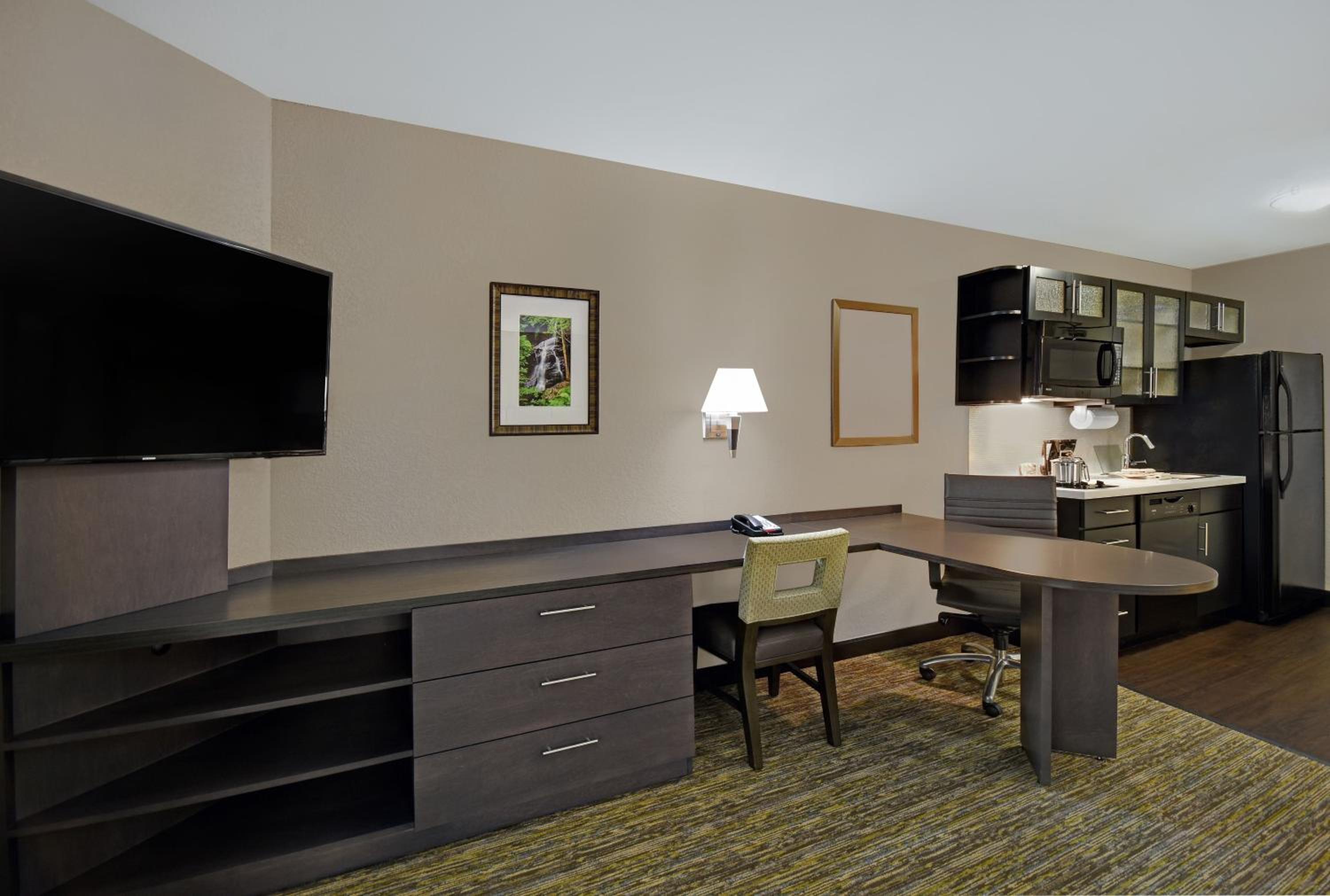 Standard Suite - Photo 5