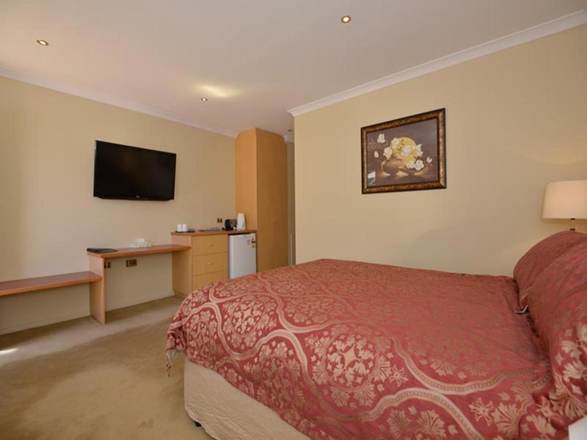 Deluxe Queen Room