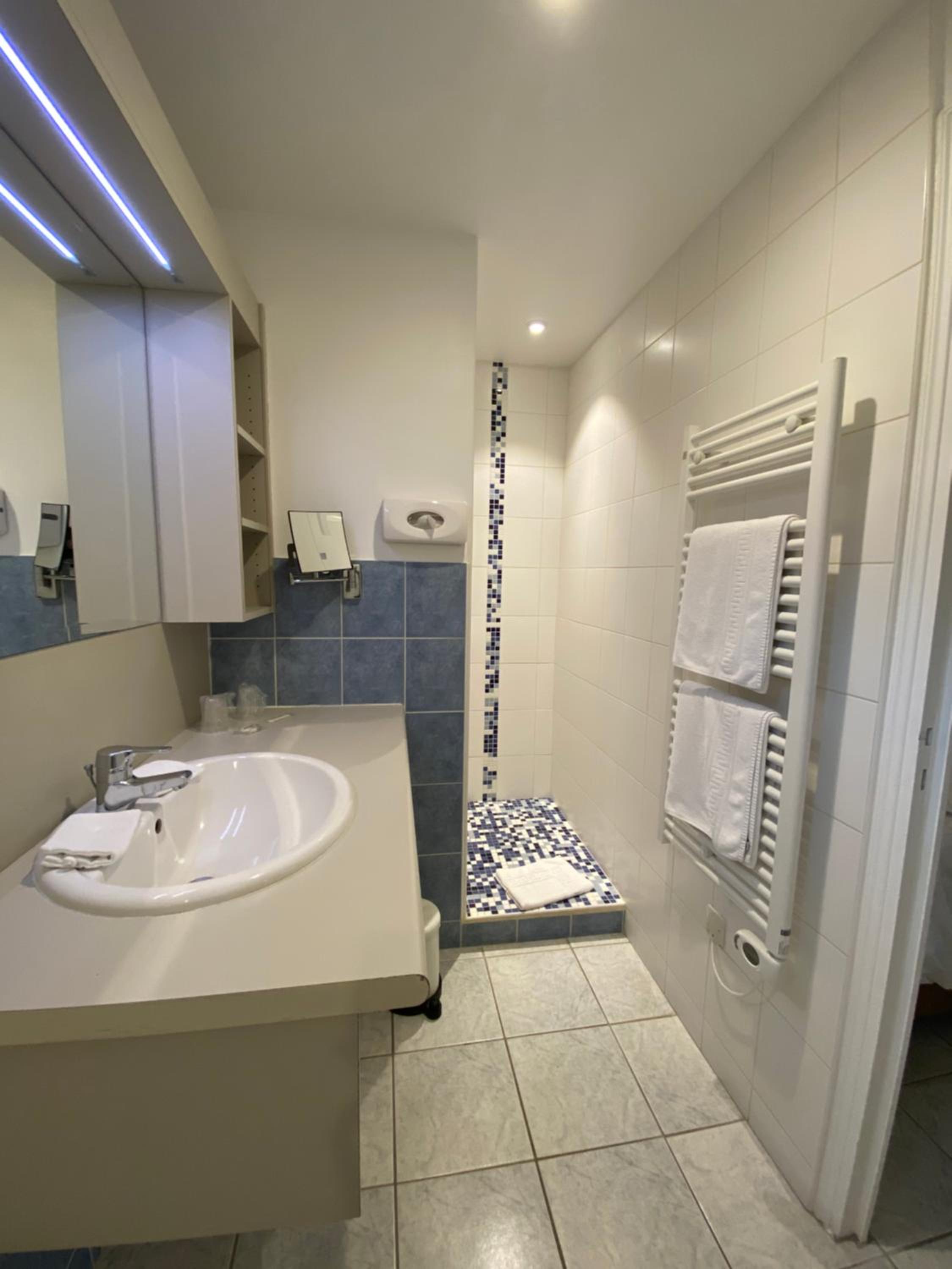 Double Room - Photo 3