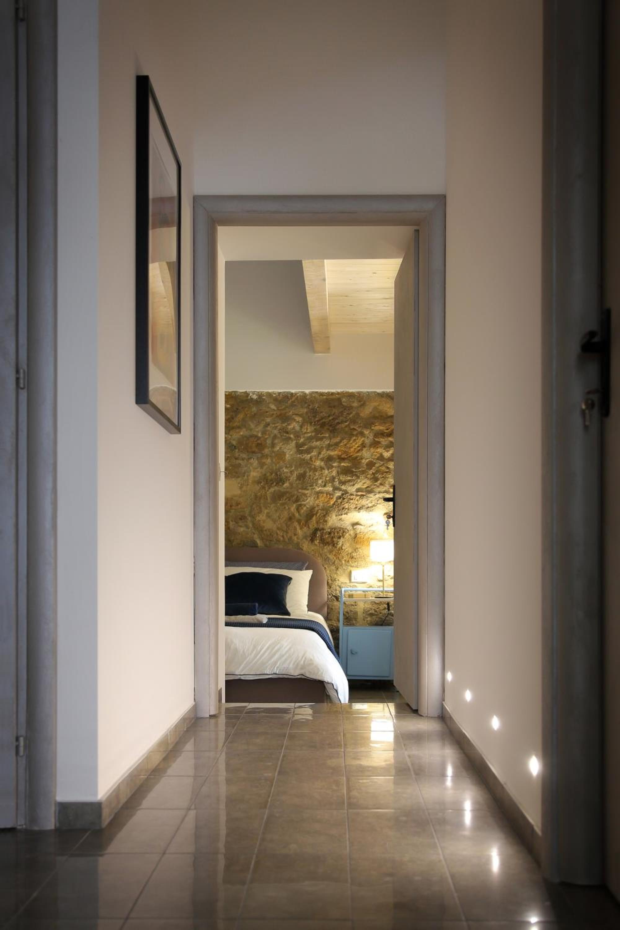 Large Double Room - Photo 5