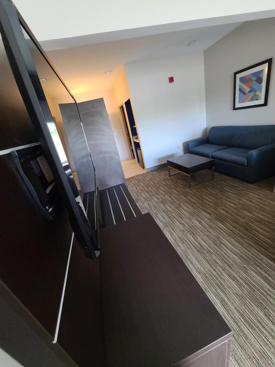 King Suite - Non-Smoking - Photo 1