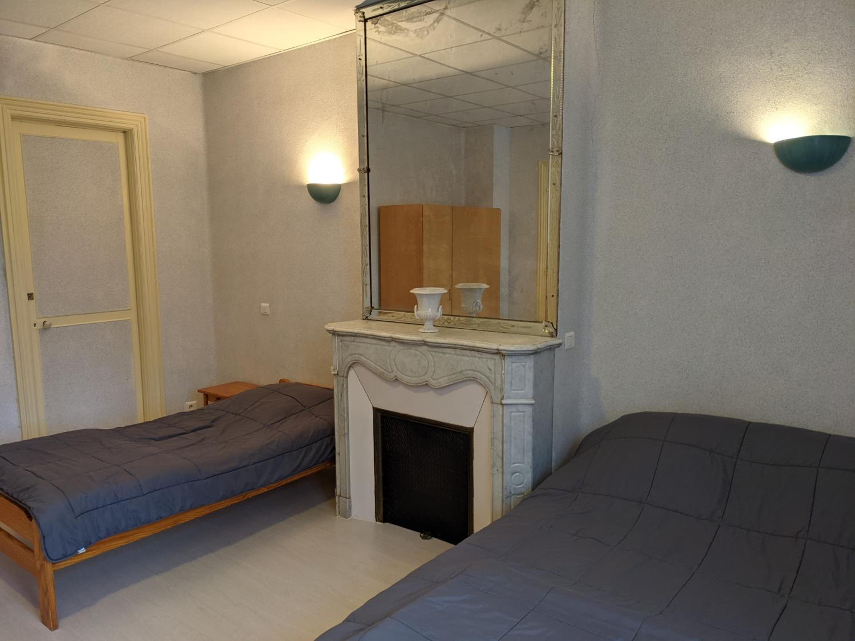 Apartment with Balcony photo 2