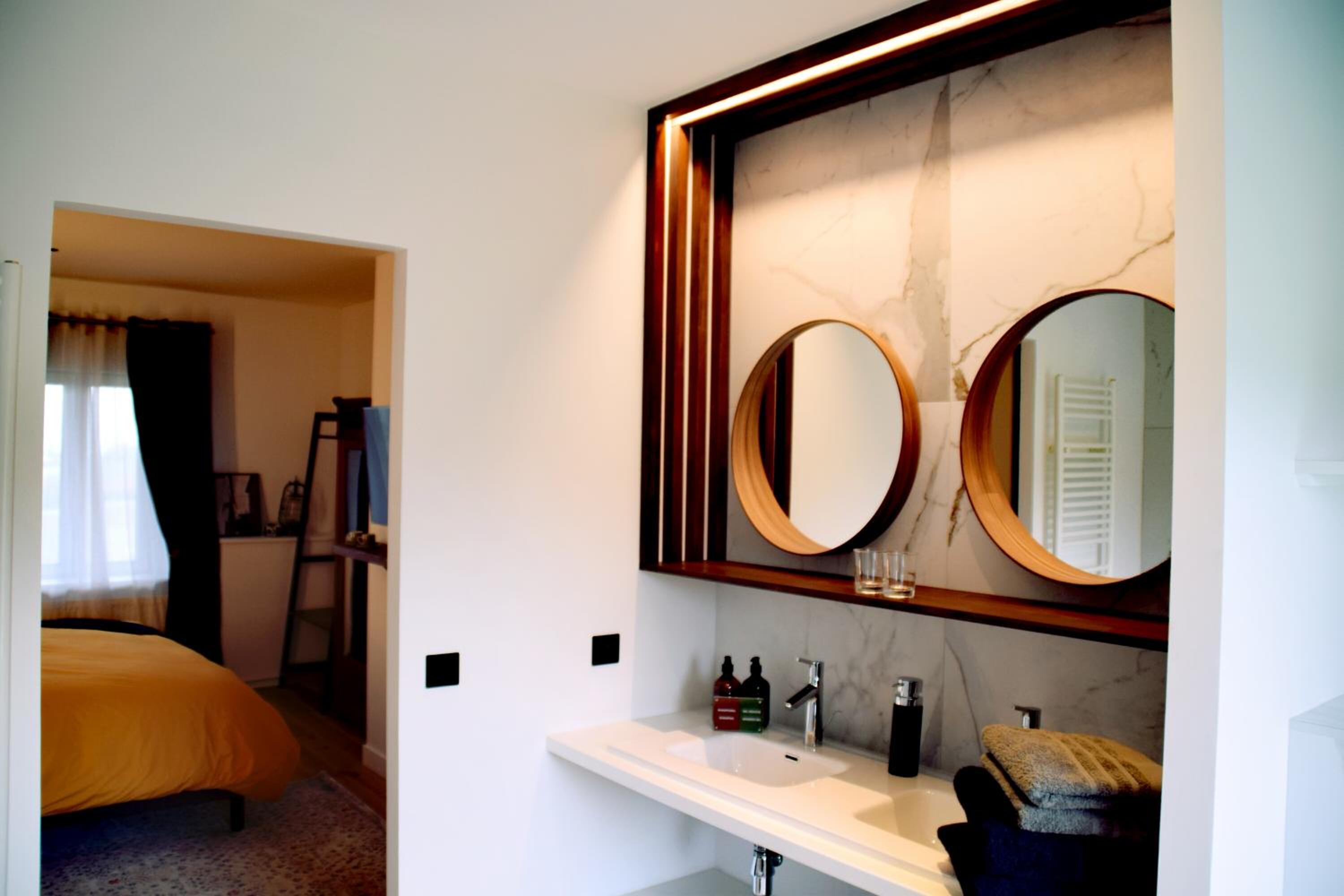 Deluxe King Room photo 3