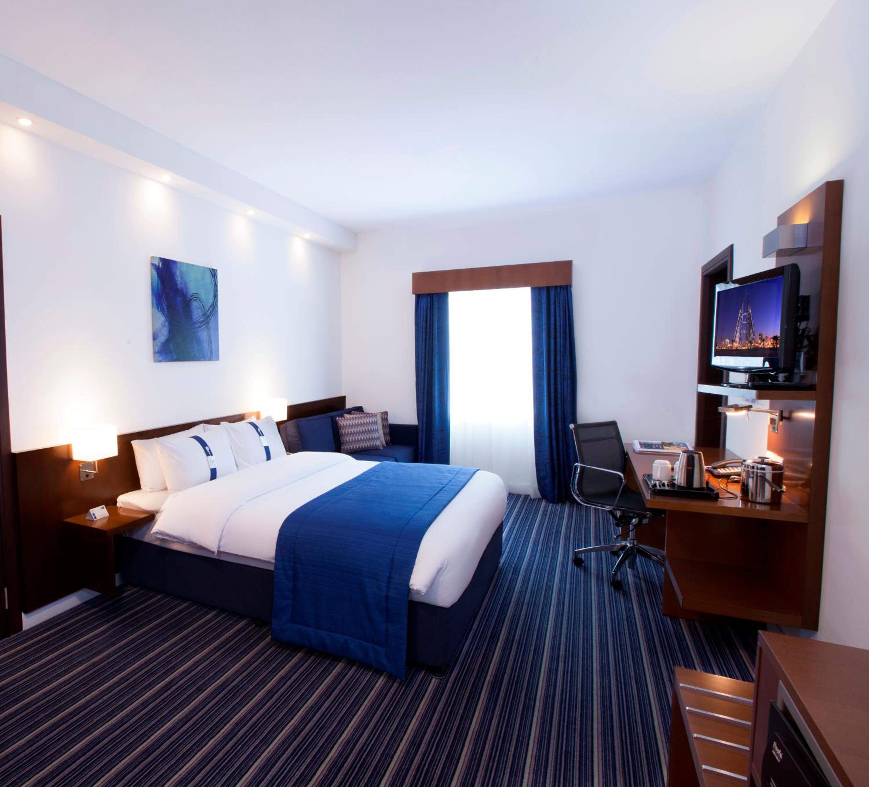 Two-Bedroom Suite - Photo 3