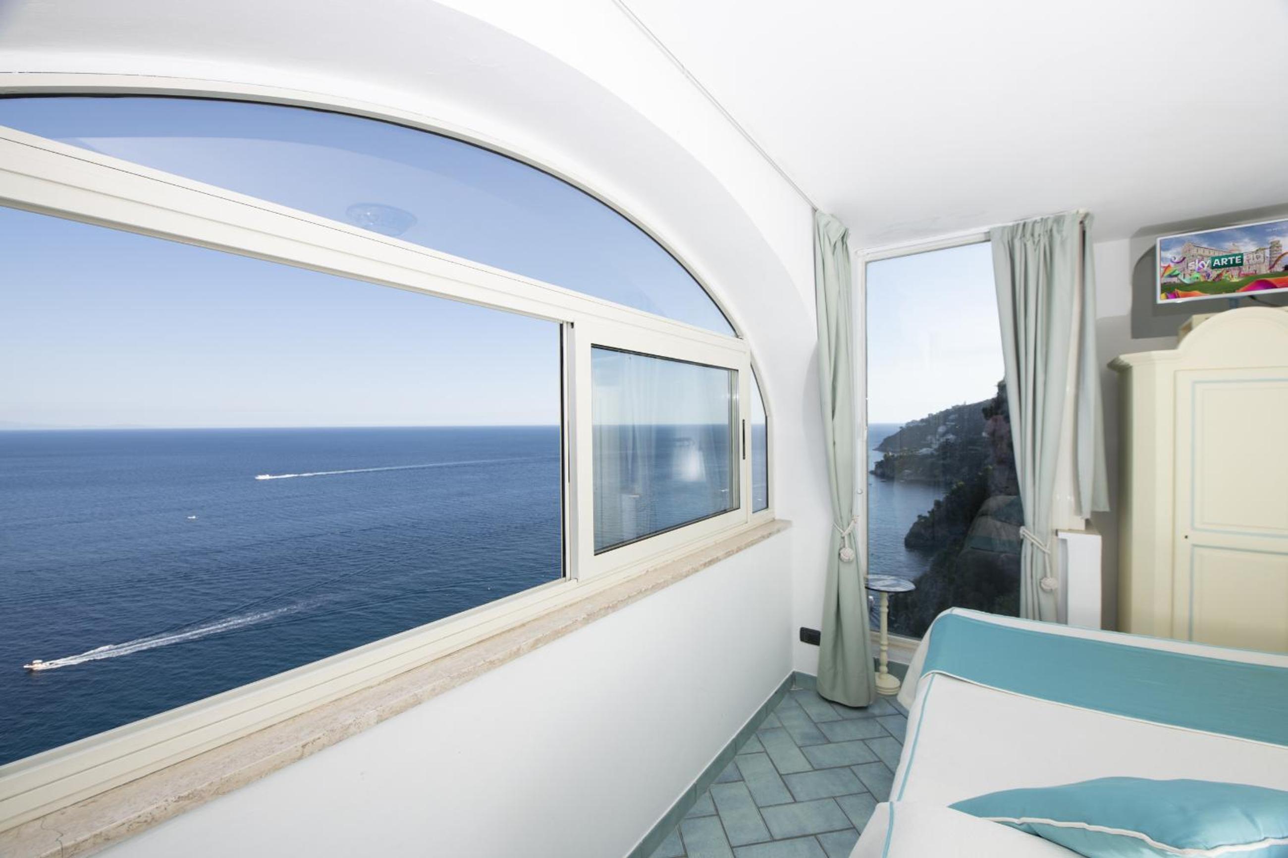Superior Double Room with Sea View - Photo 10