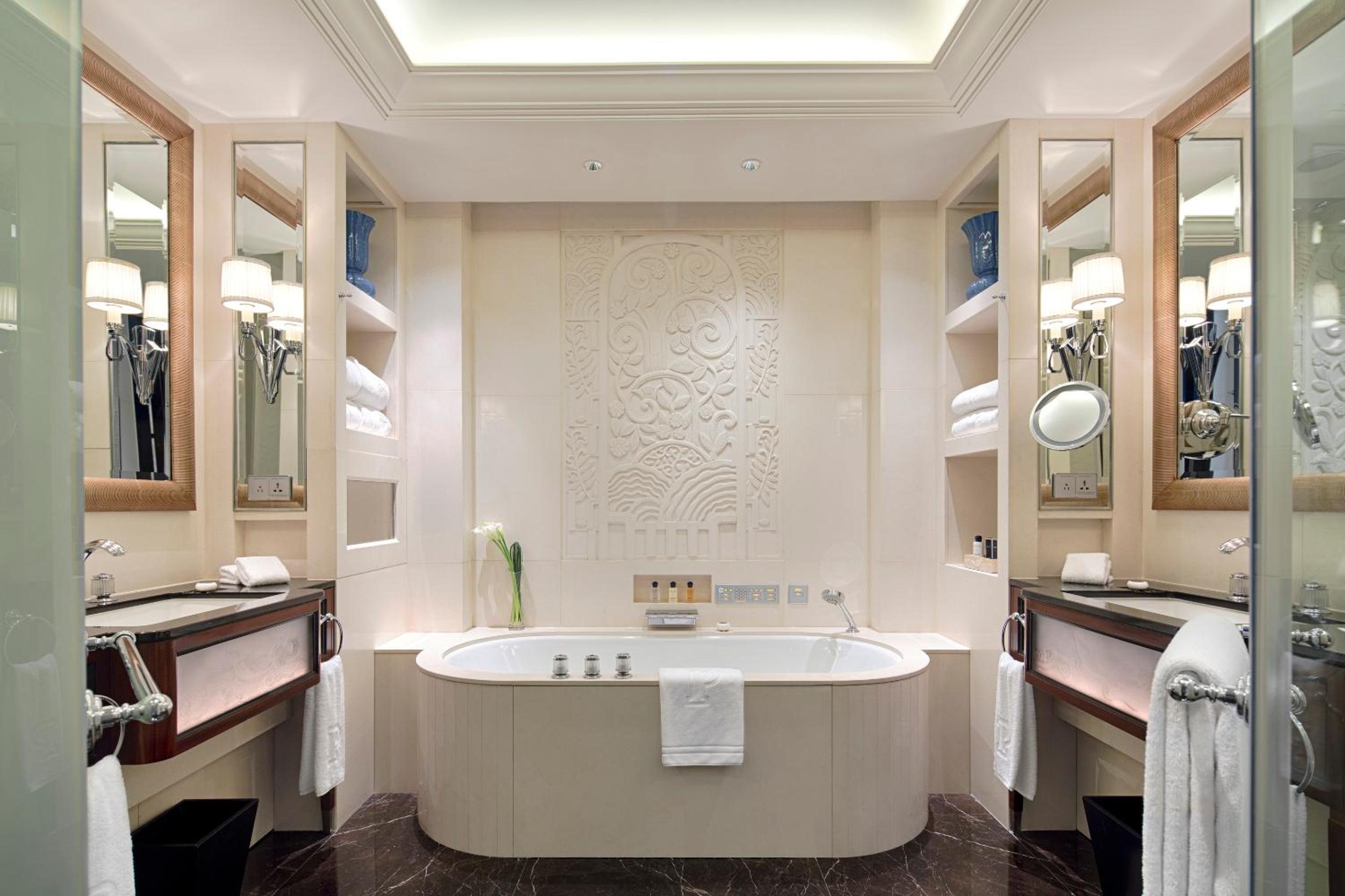 Deluxe River Room - Photo 2