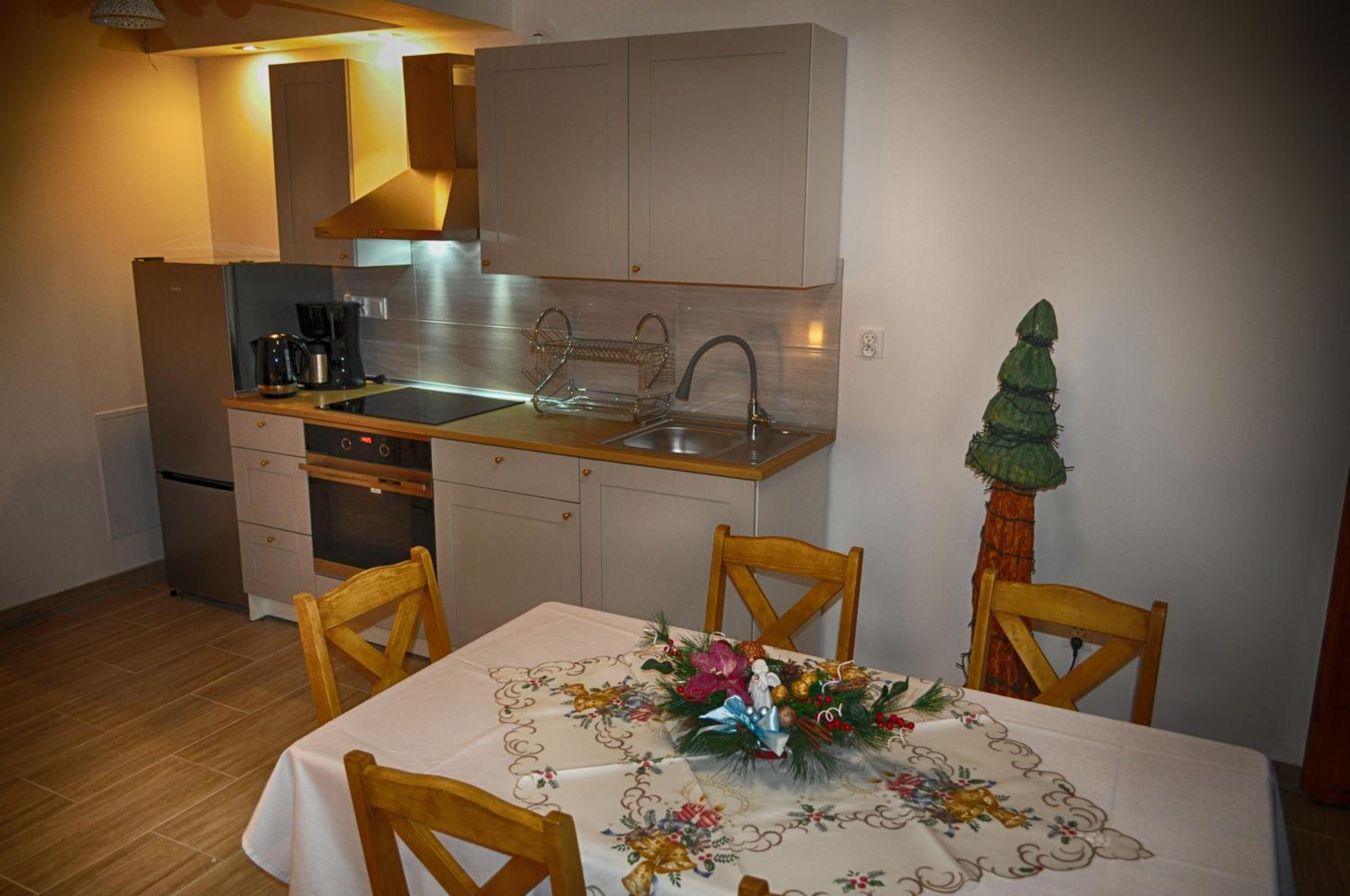 Apartment with Terrace - Photo 33