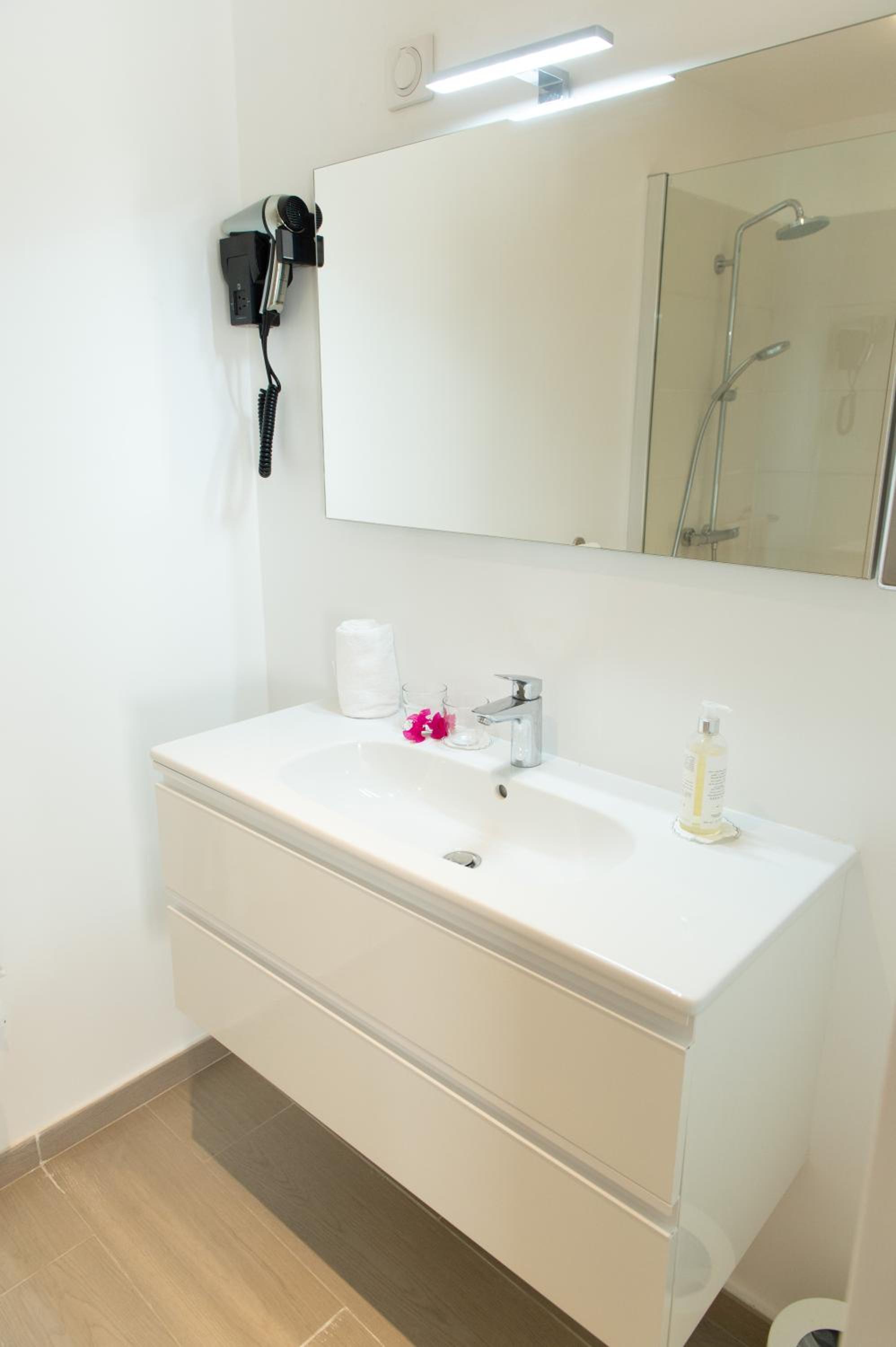 Family Suite - Photo 6