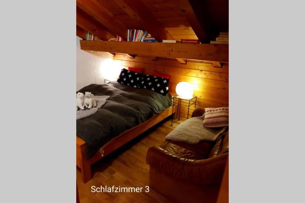 Seven-Bedroom House photo 1