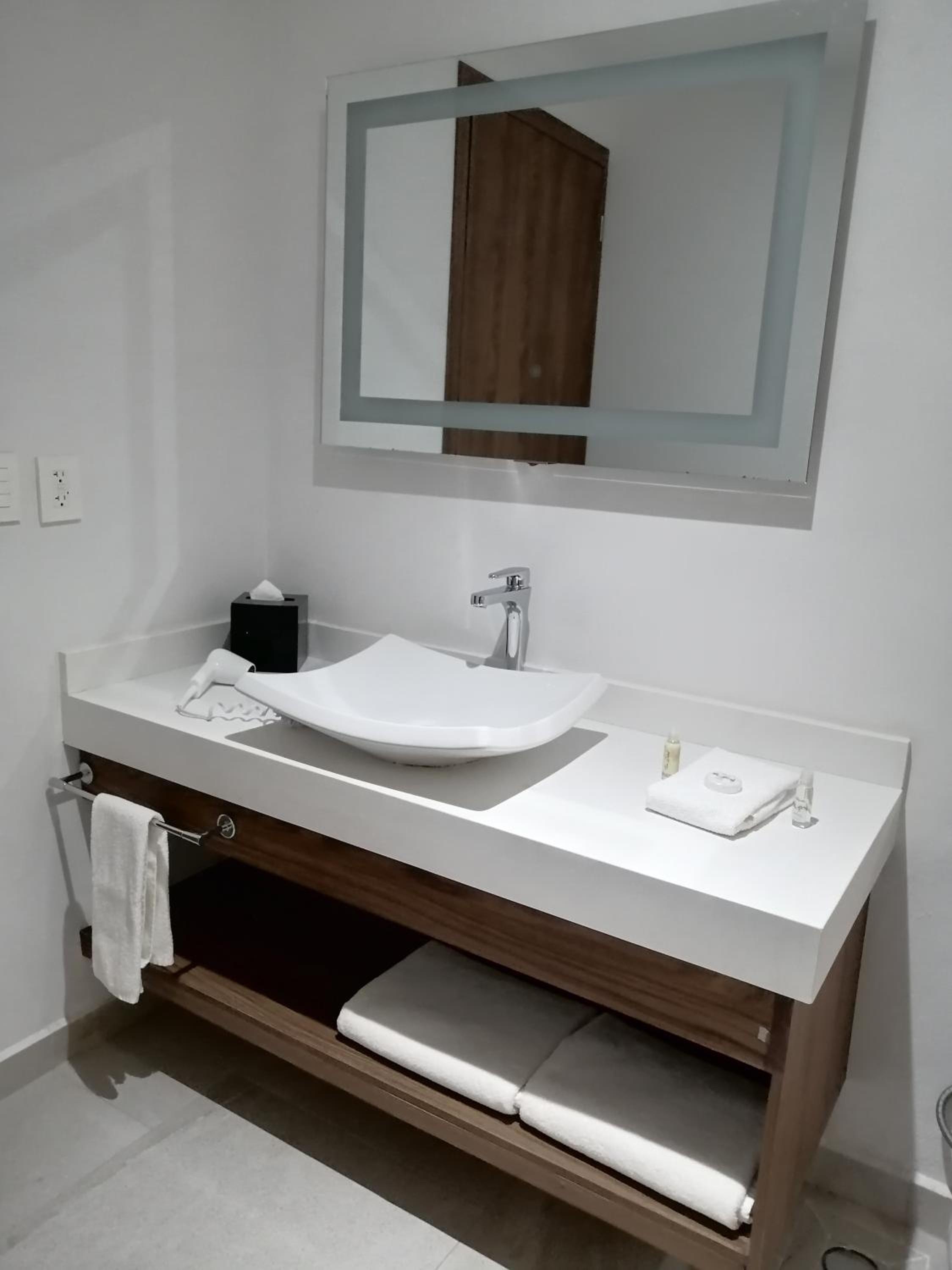Suite with 2 Queen Beds, Non-Smoking - Photo 5