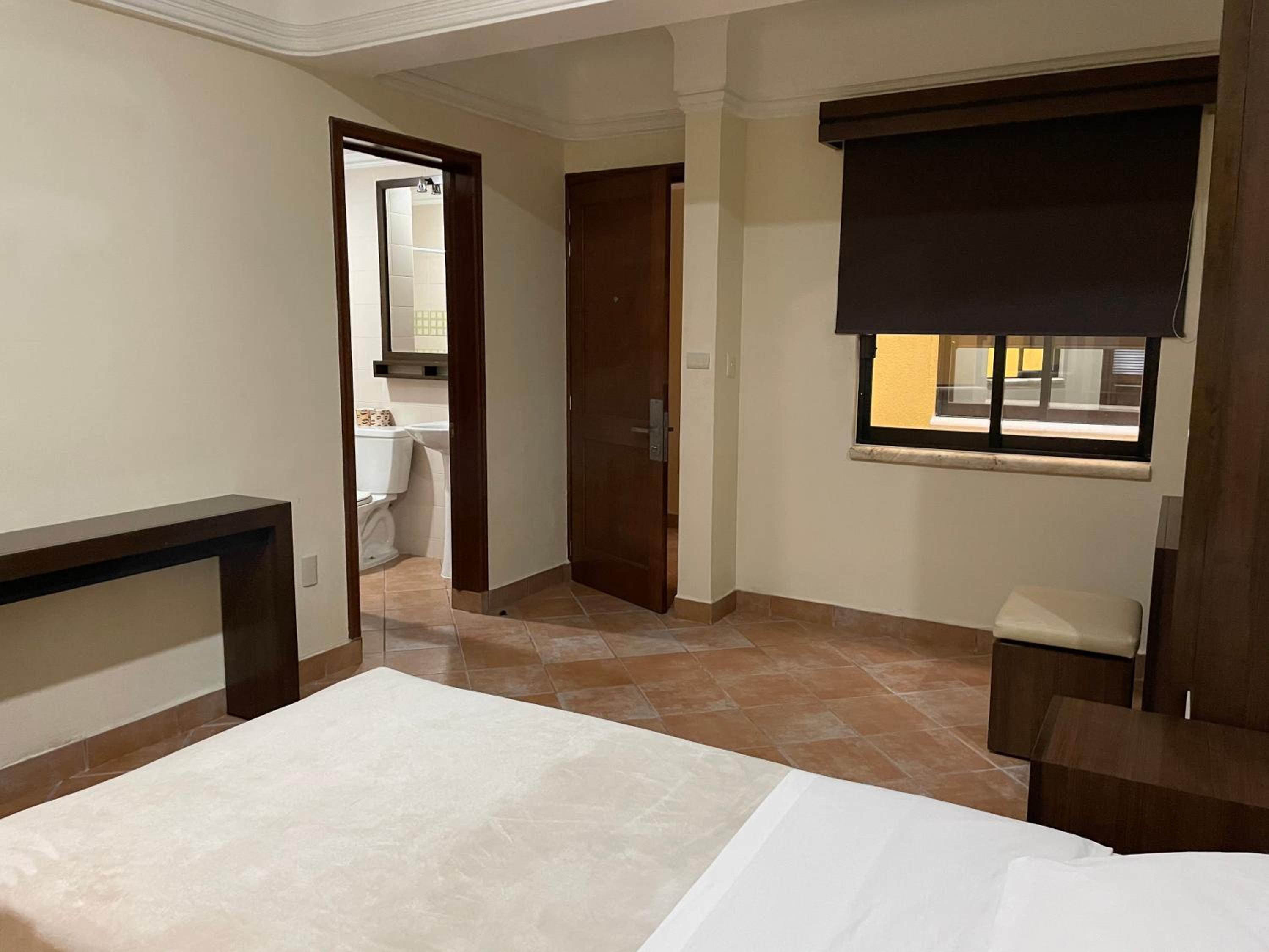 Single Room with Private Bathroom photo 1