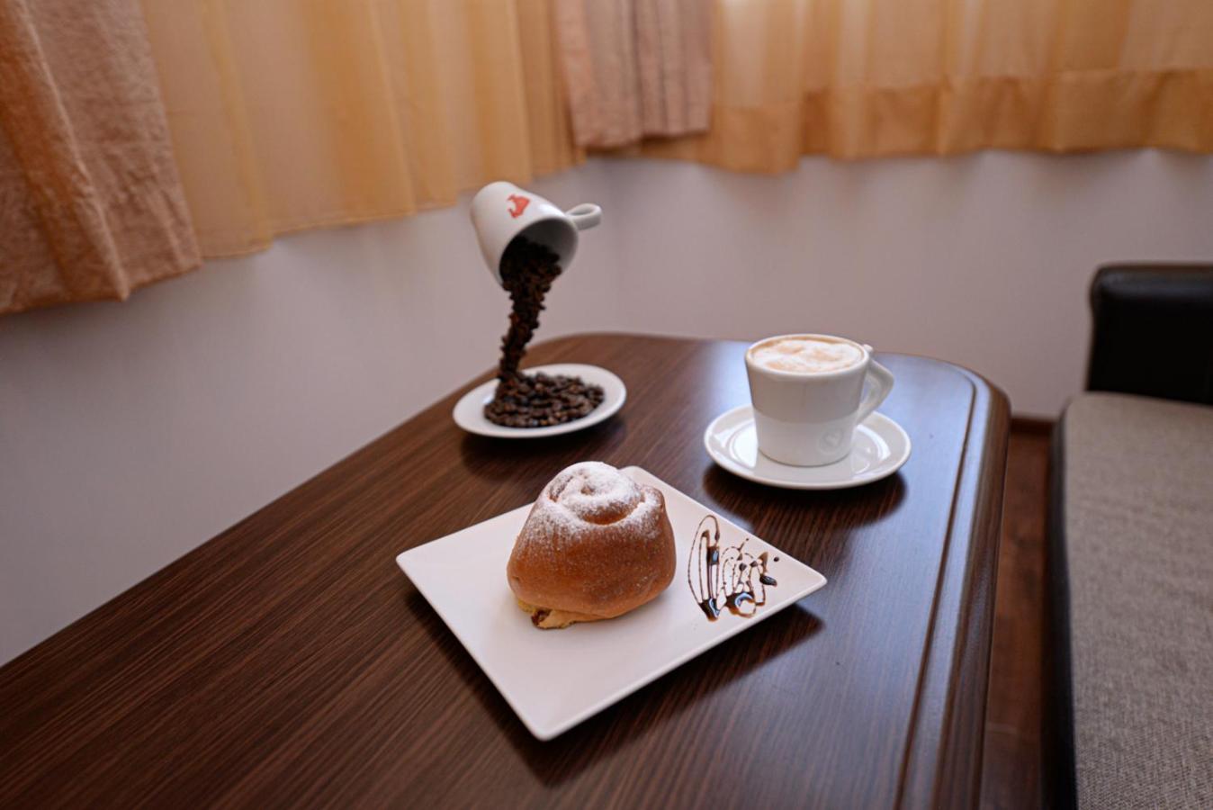 Suite - Photo 4