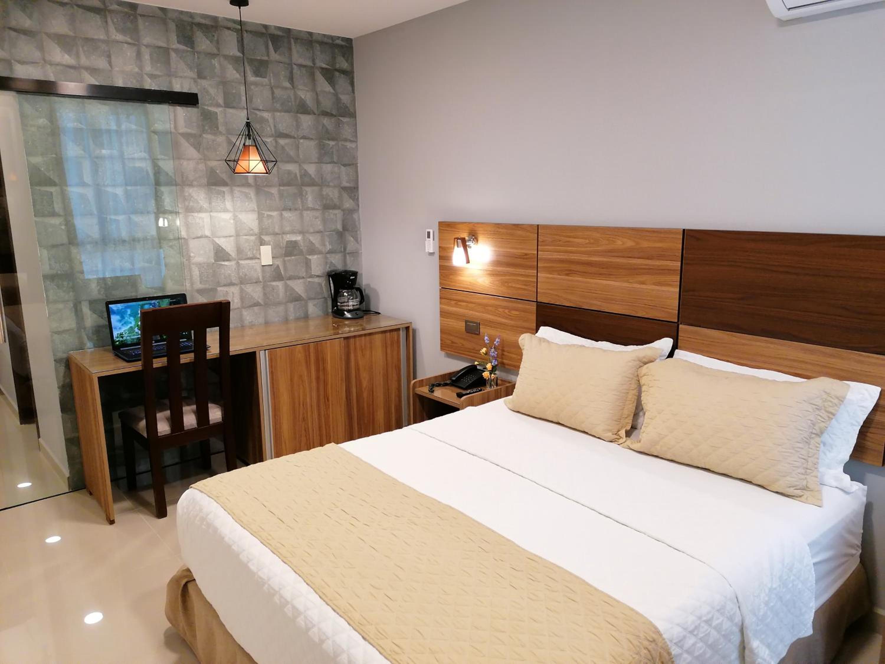 Deluxe Queen Room