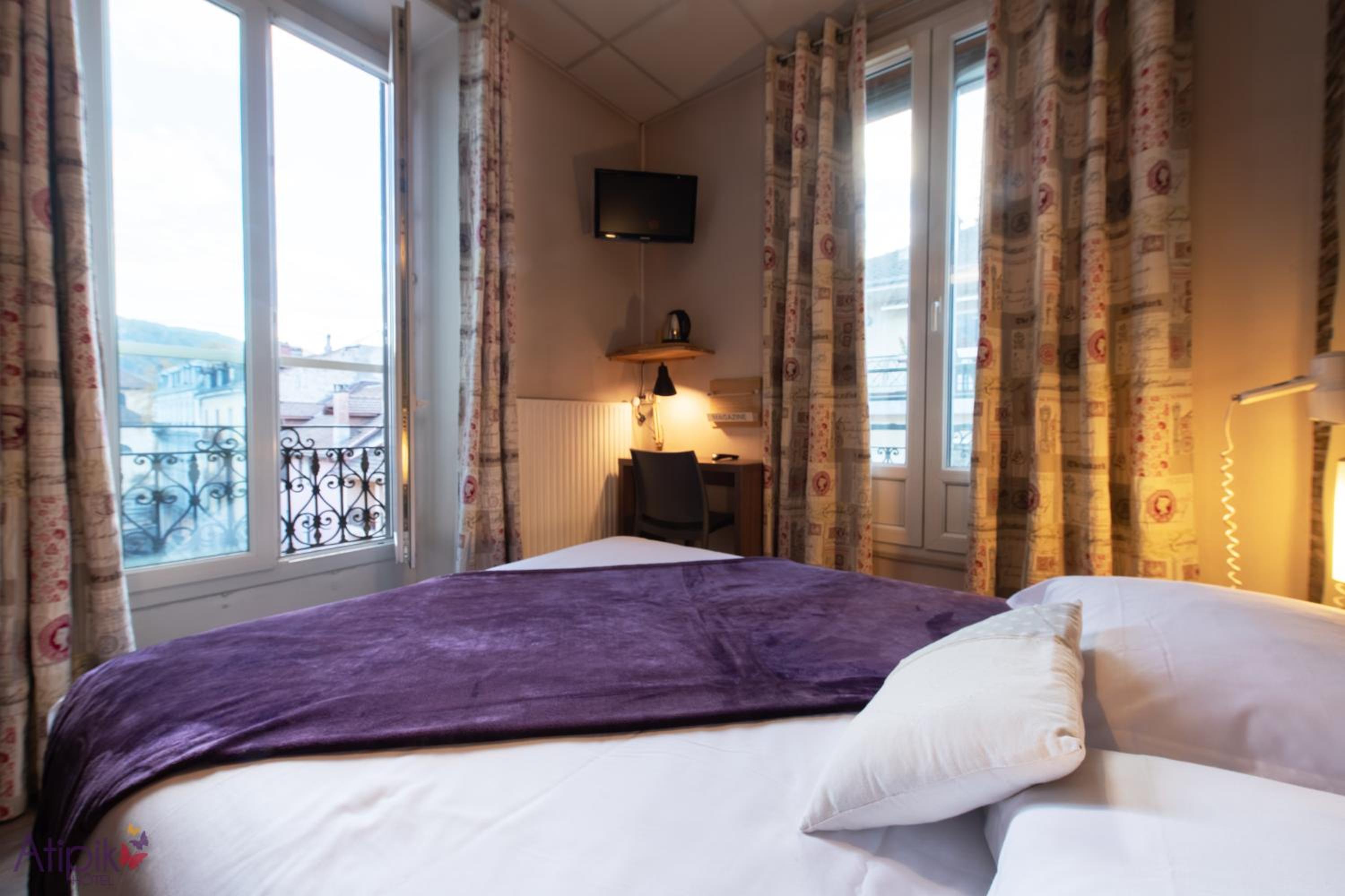 Standard Double Room with Canal View - 39 ft²