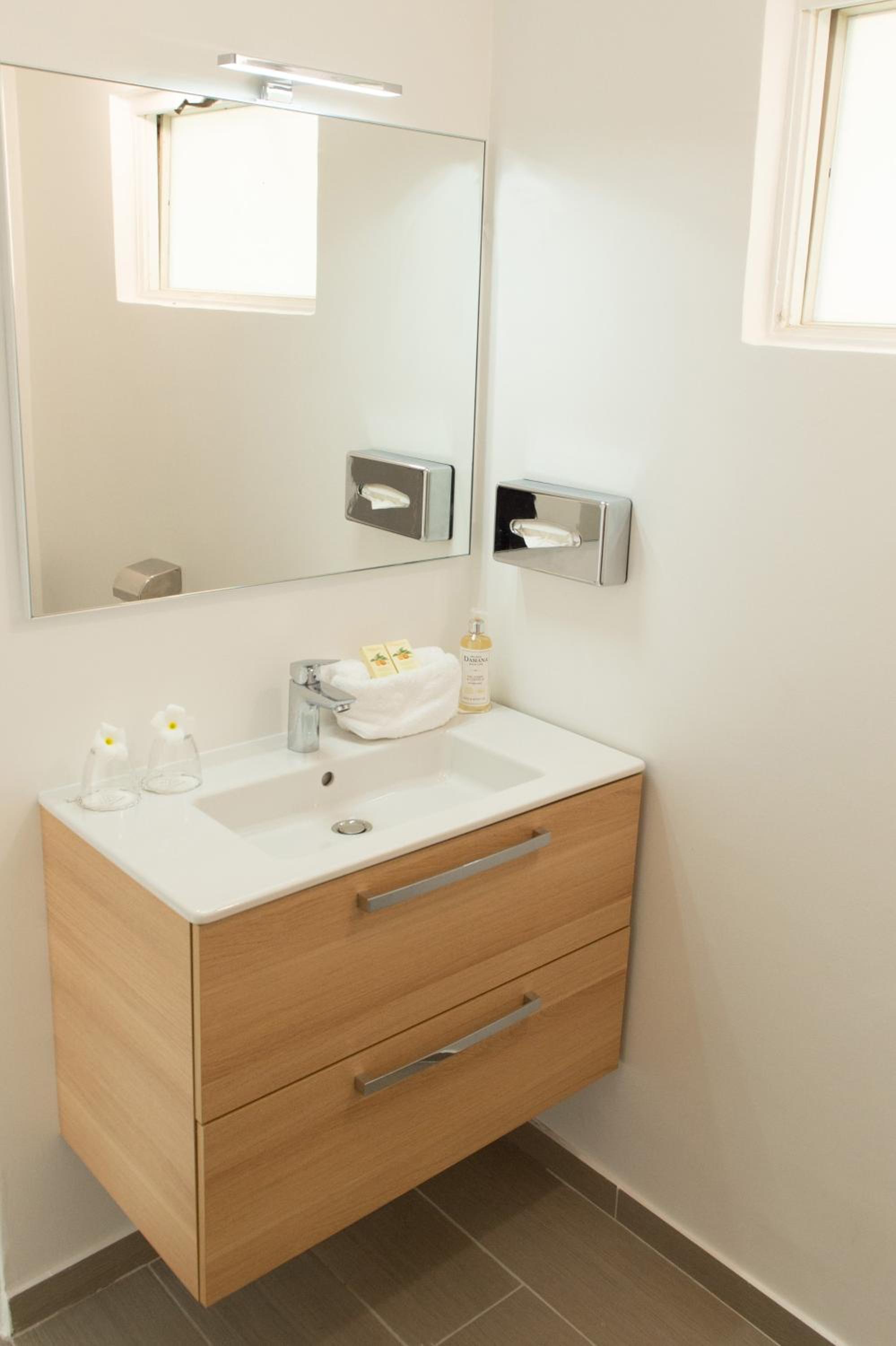 Double Room with Sea View - Photo 2