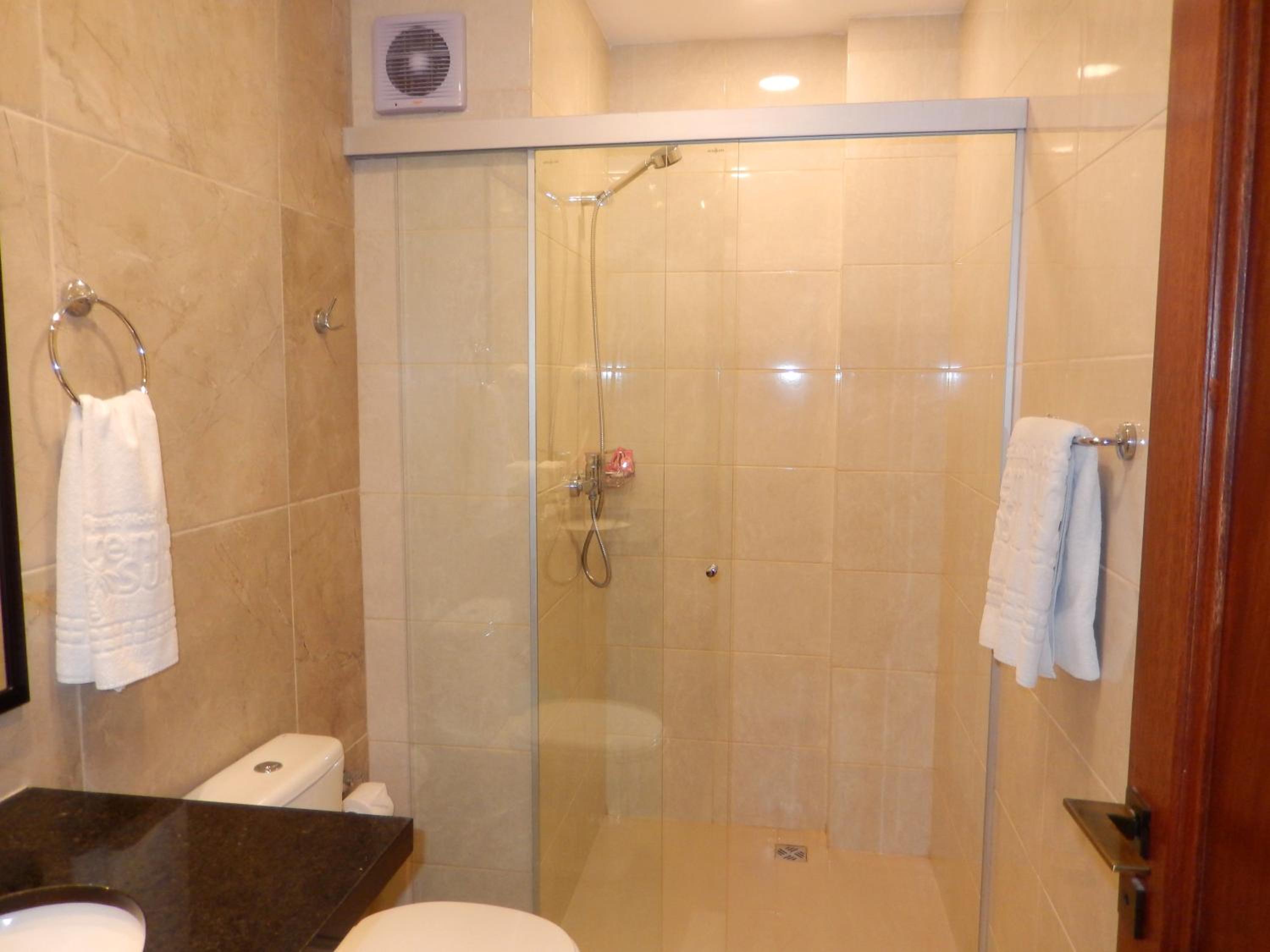 Deluxe Queen Suite