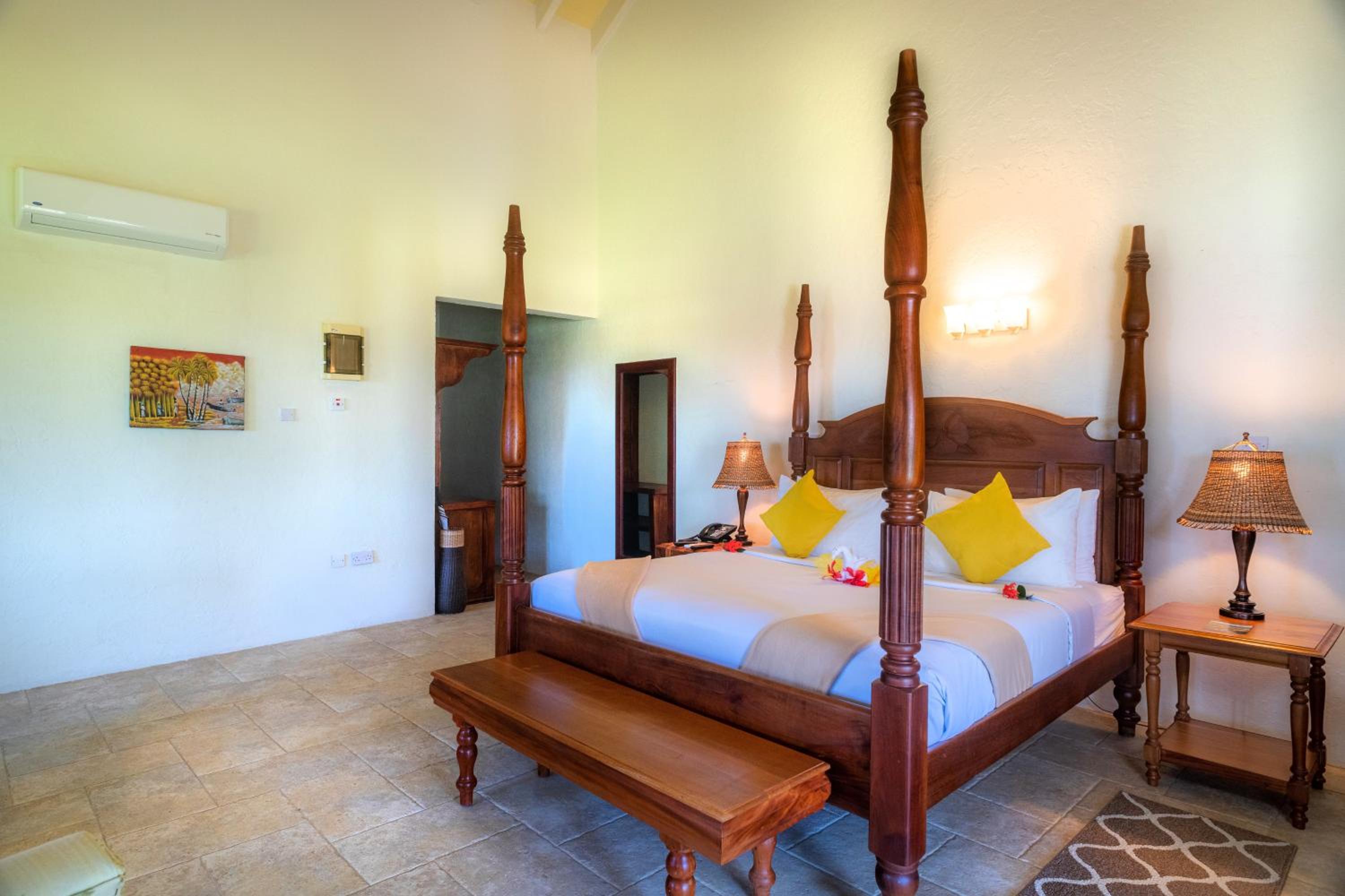 Standard King Room photo 2