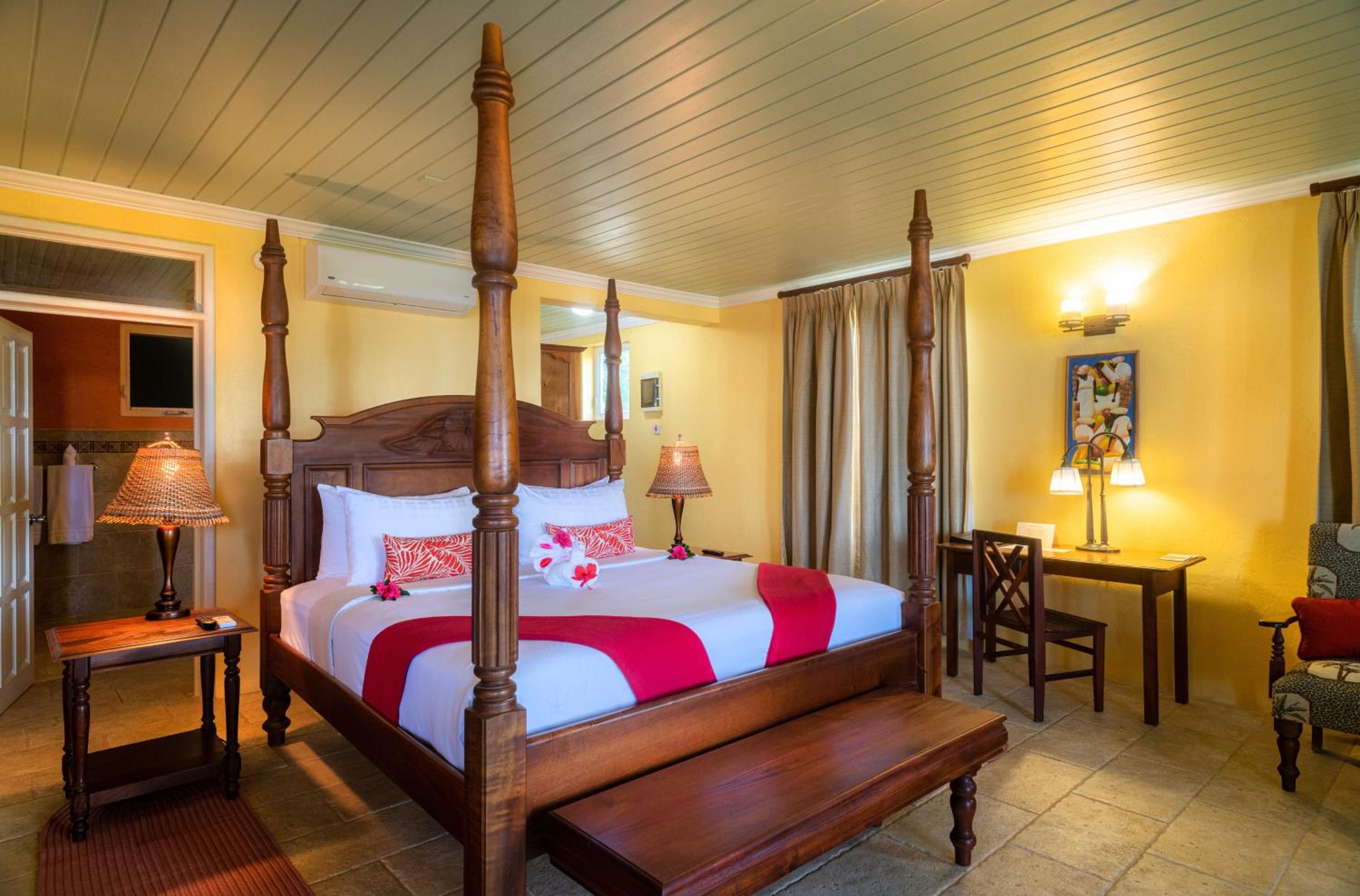 Deluxe King Room photo 2