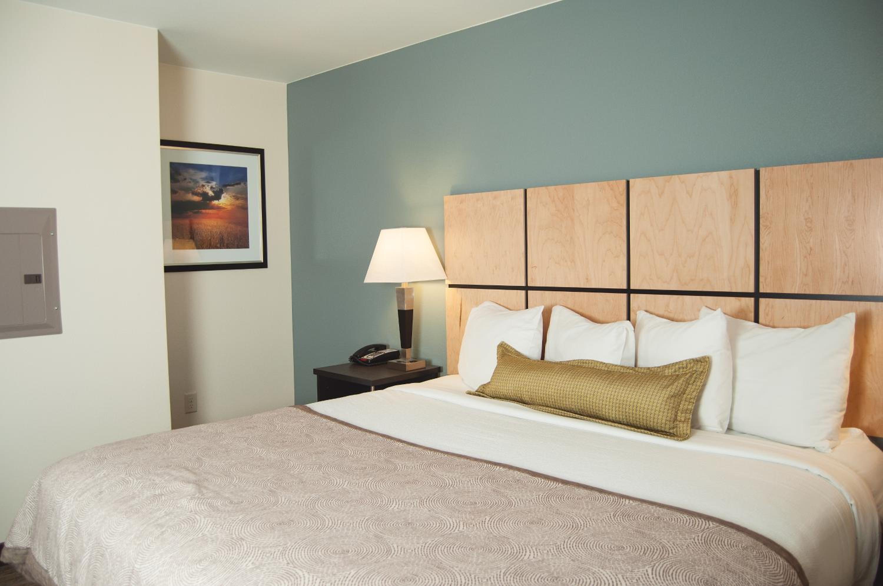 King Studio Suite with Hearing Accessible Tub