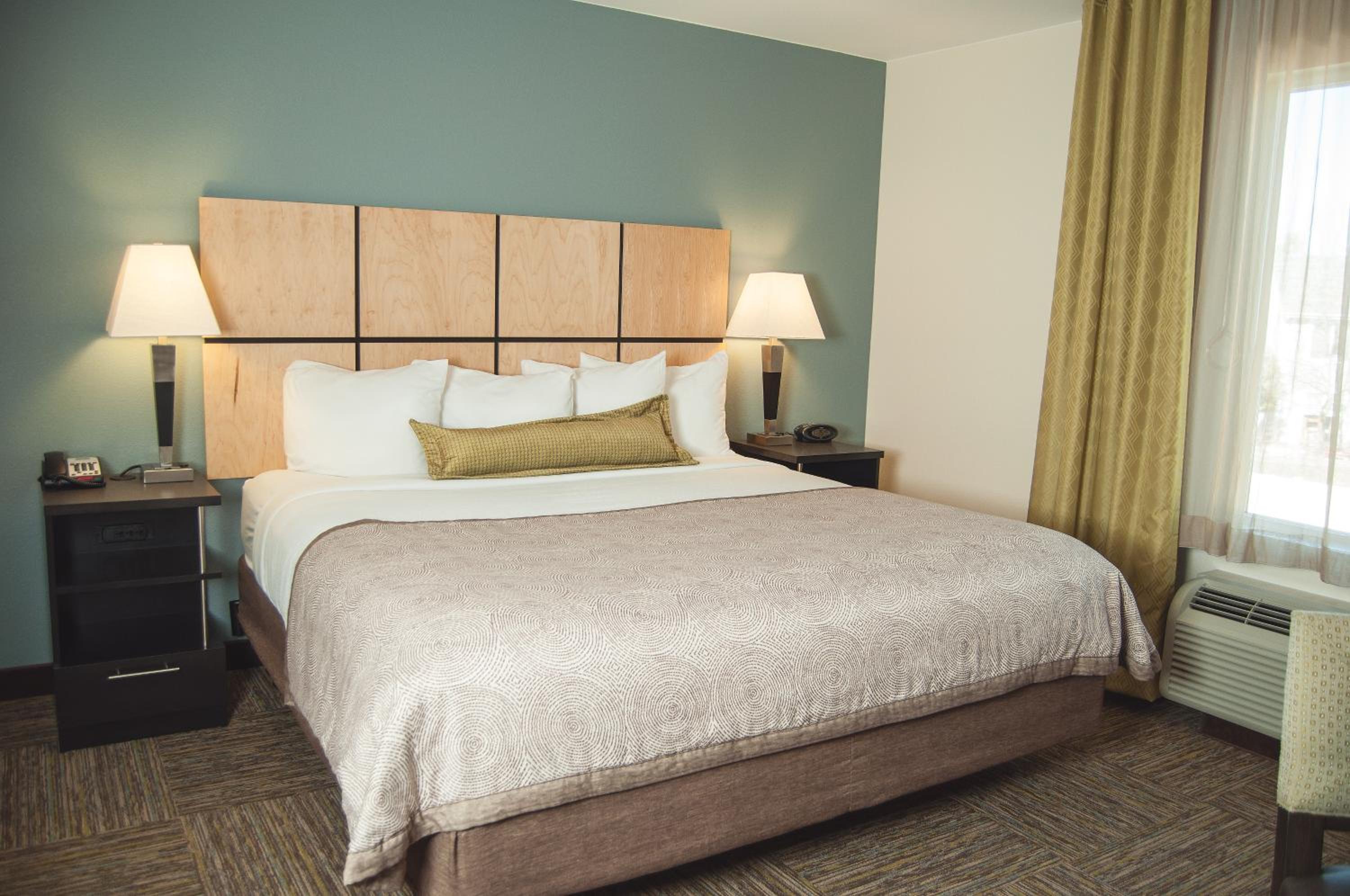 King Room with Roll-In Shower - Disability Access