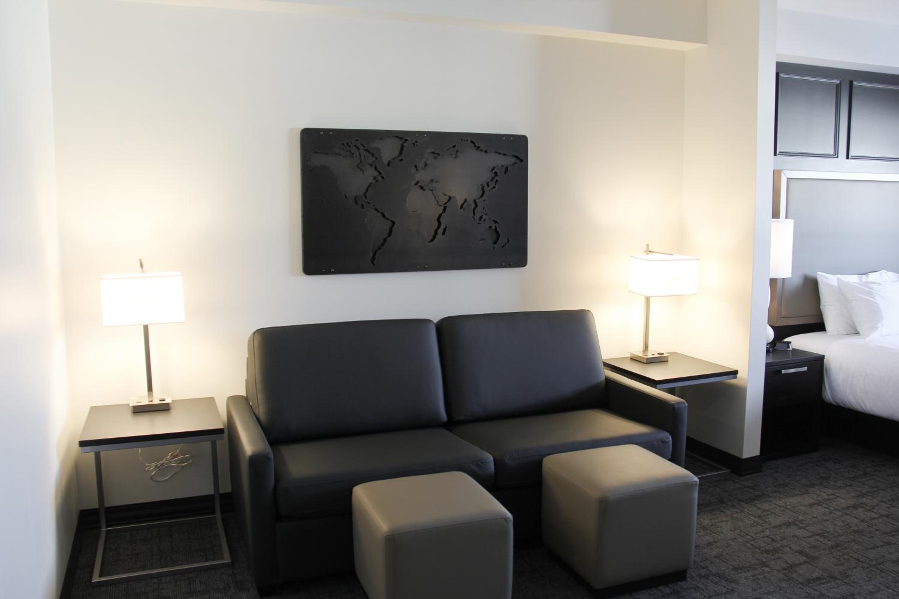 King Room with Sofa Bed - Photo 6