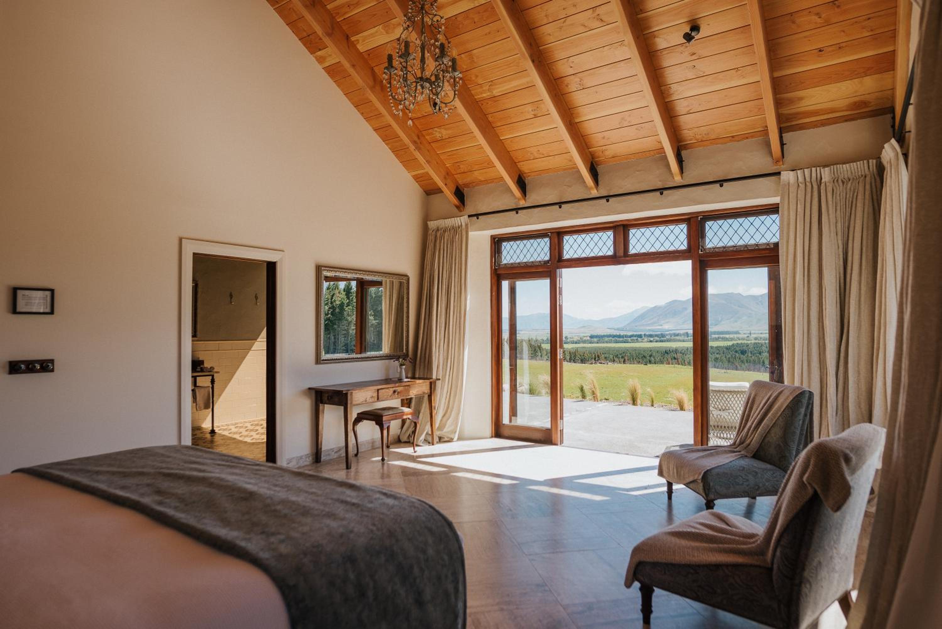 2-bedroom Villa Tautoru – Stunning Ben Ohau Mountain Range View photo 2