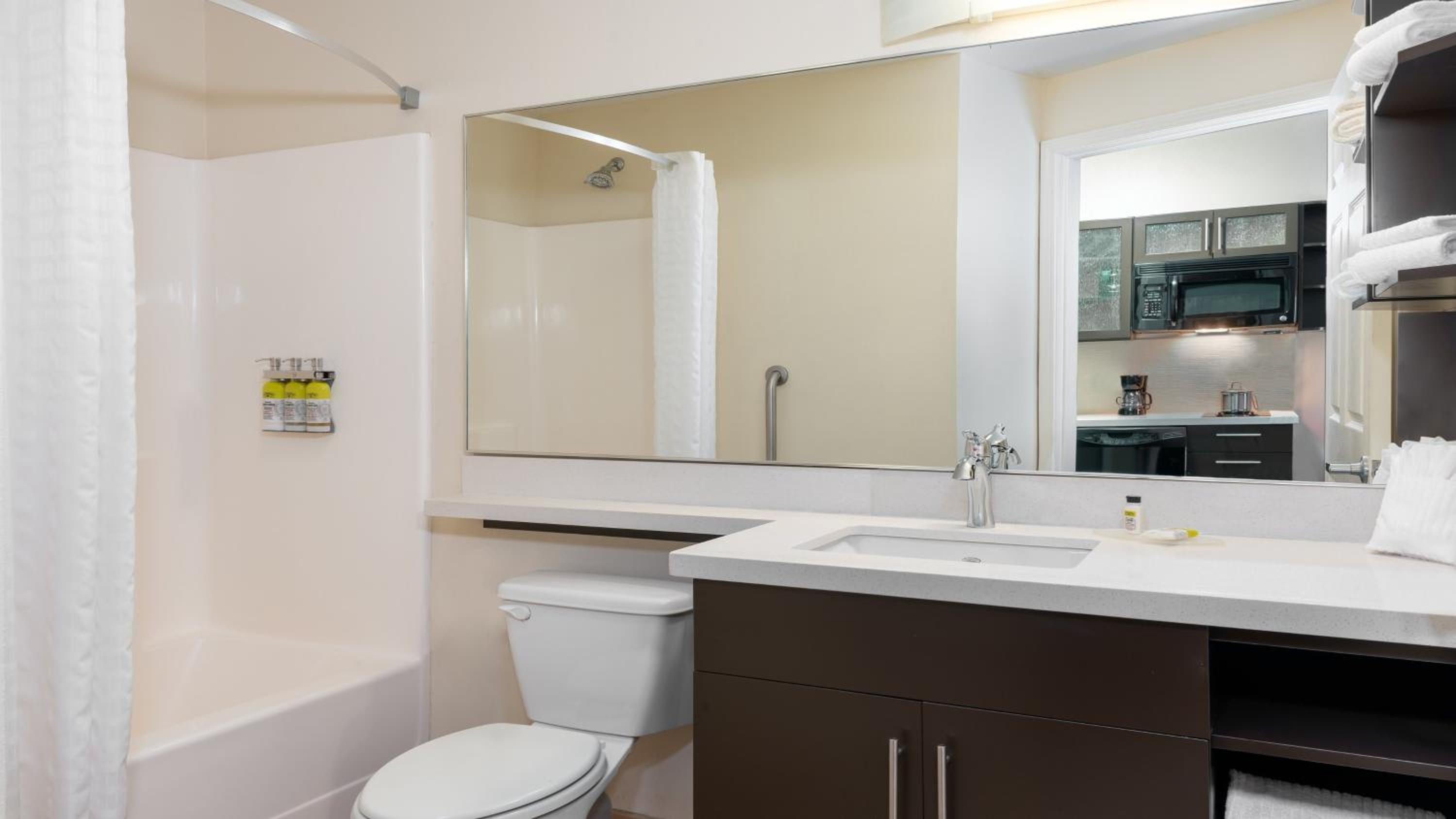 Studio Suite - Photo 4