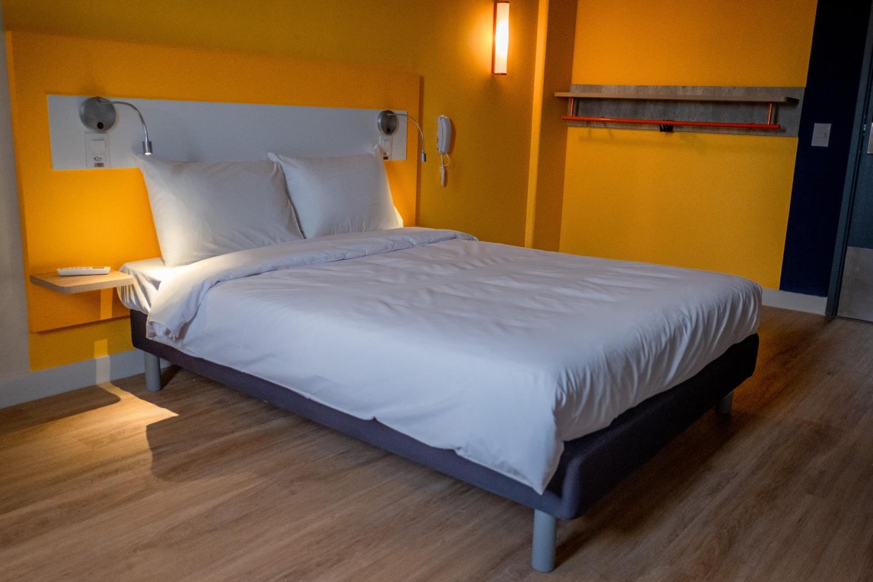 Standard Double Room - Accessible - Photo 8