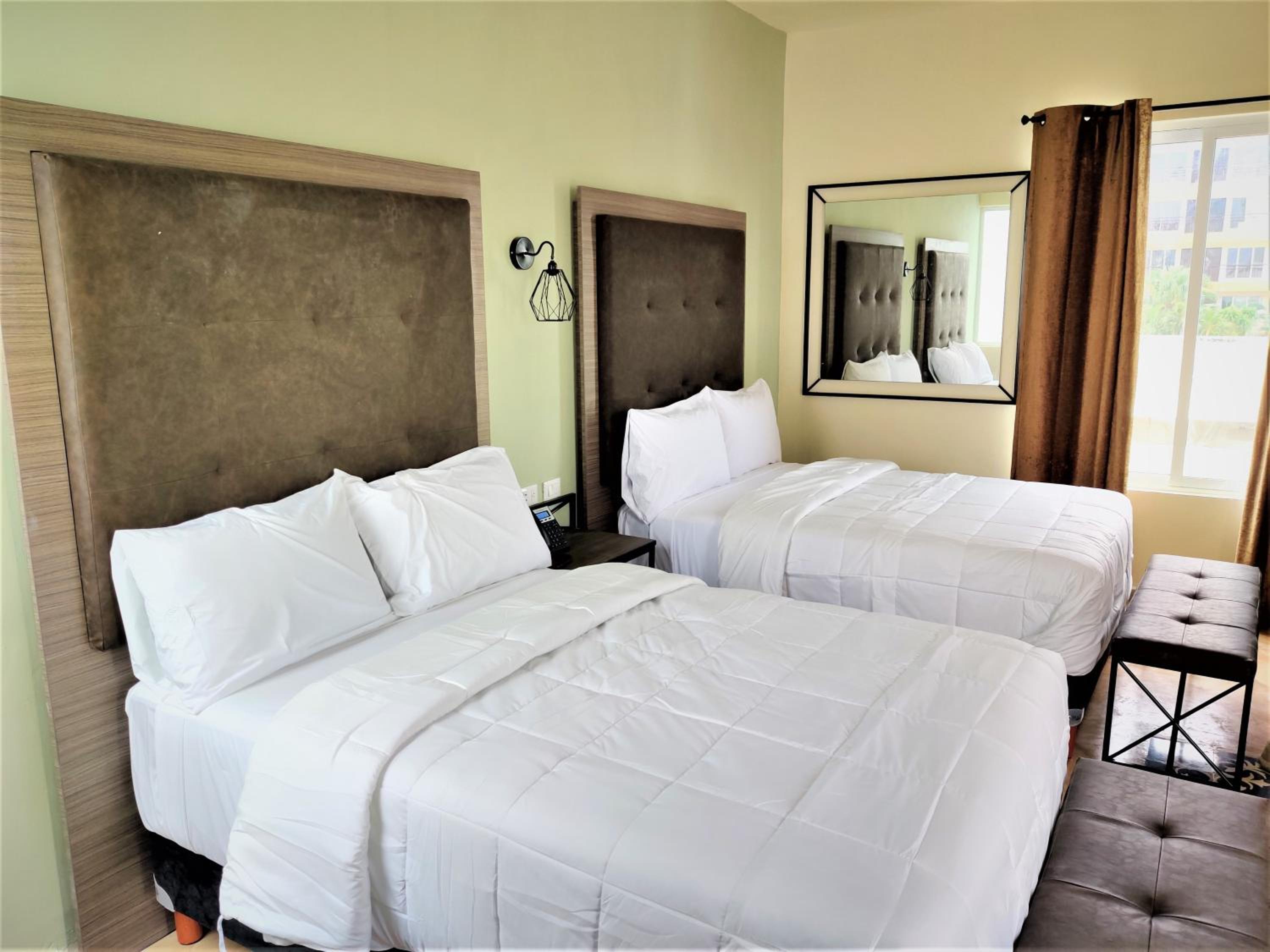 Deluxe Double Room with Two Double Beds photo 2