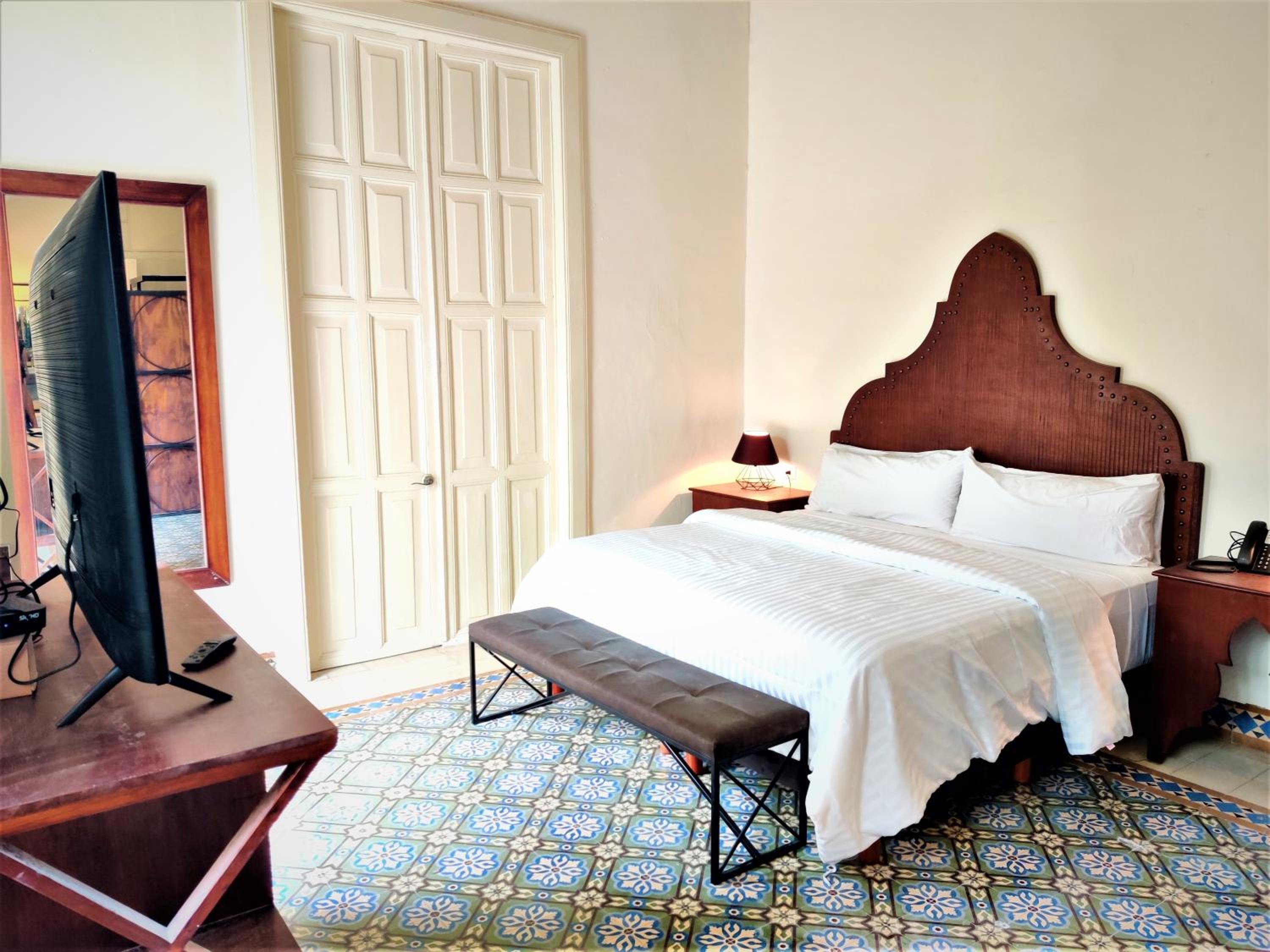 King Suite - Photo 6