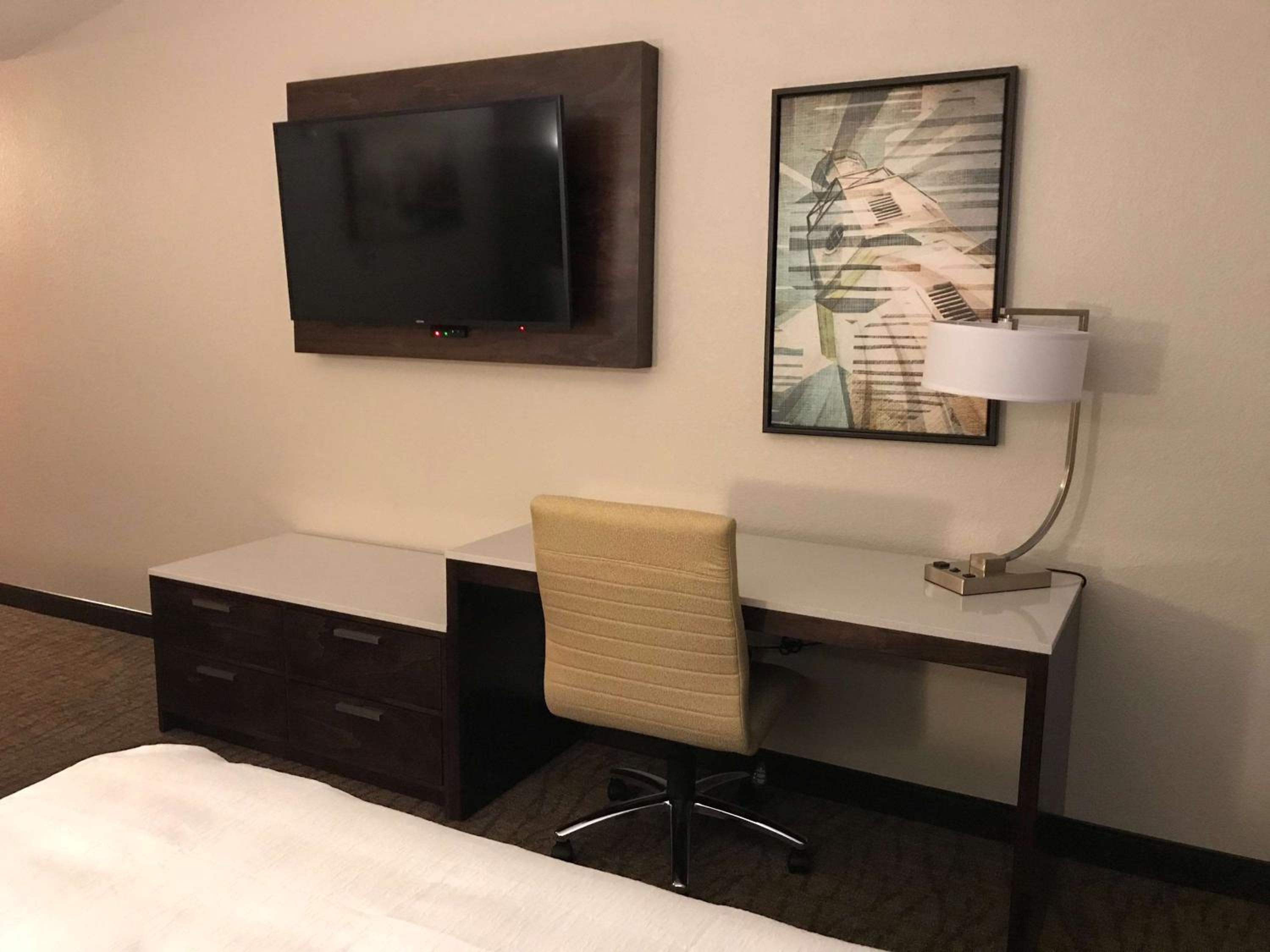 Queen Room with Two Queen Beds - Disability Access - Non Smoking - Photo 1