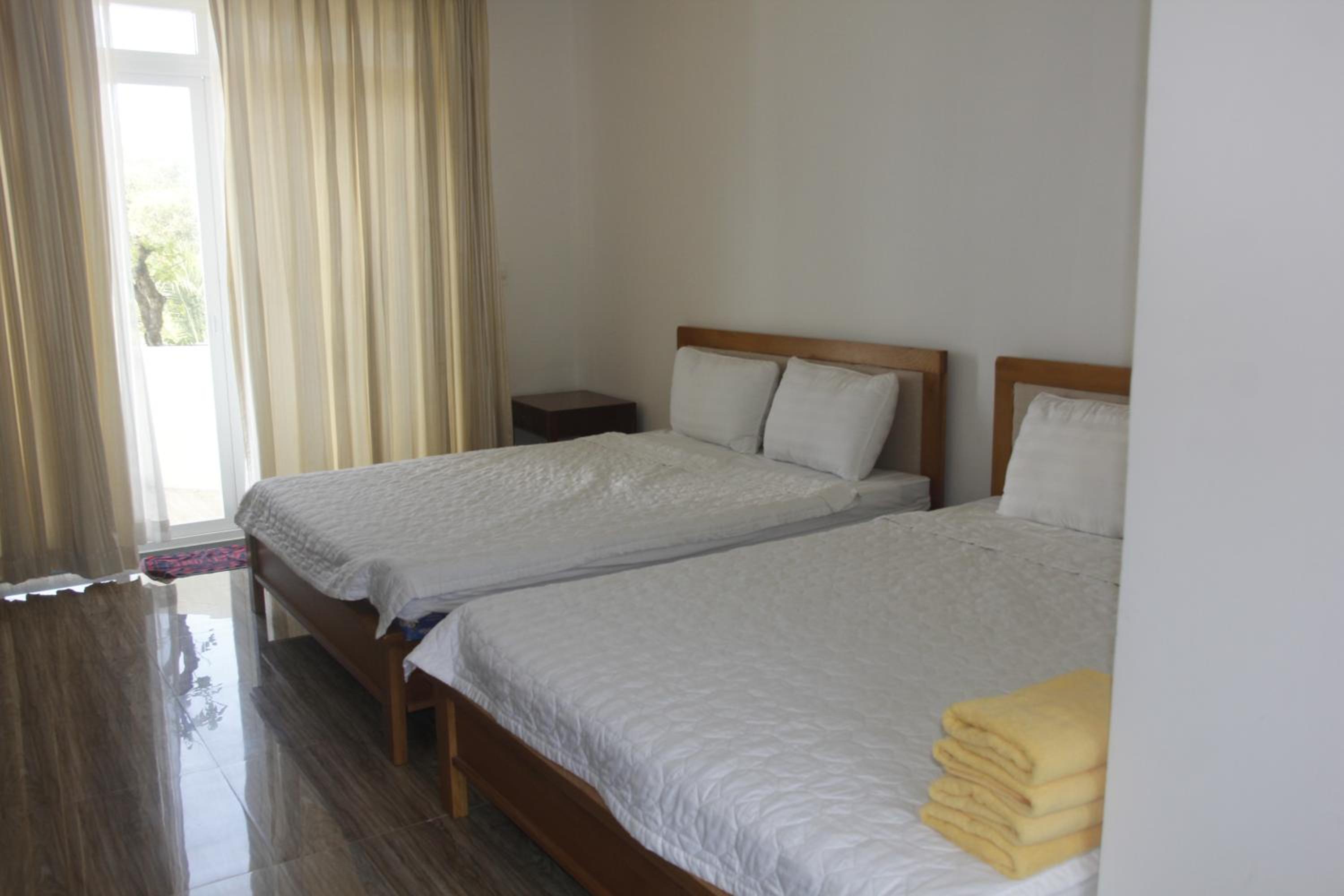 Quadruple Room with Pool View photo 2