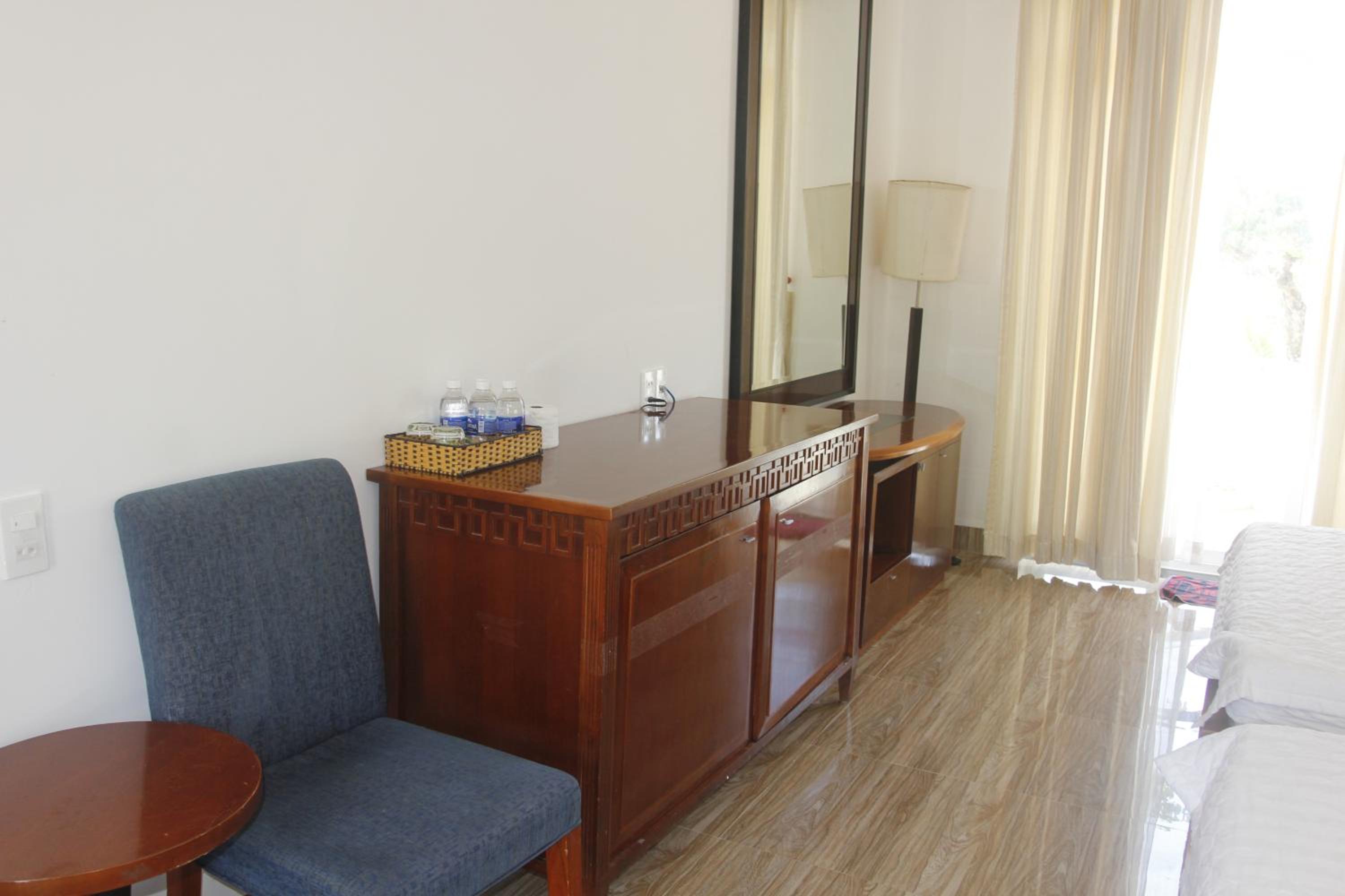 Quadruple Room with Pool View photo 3