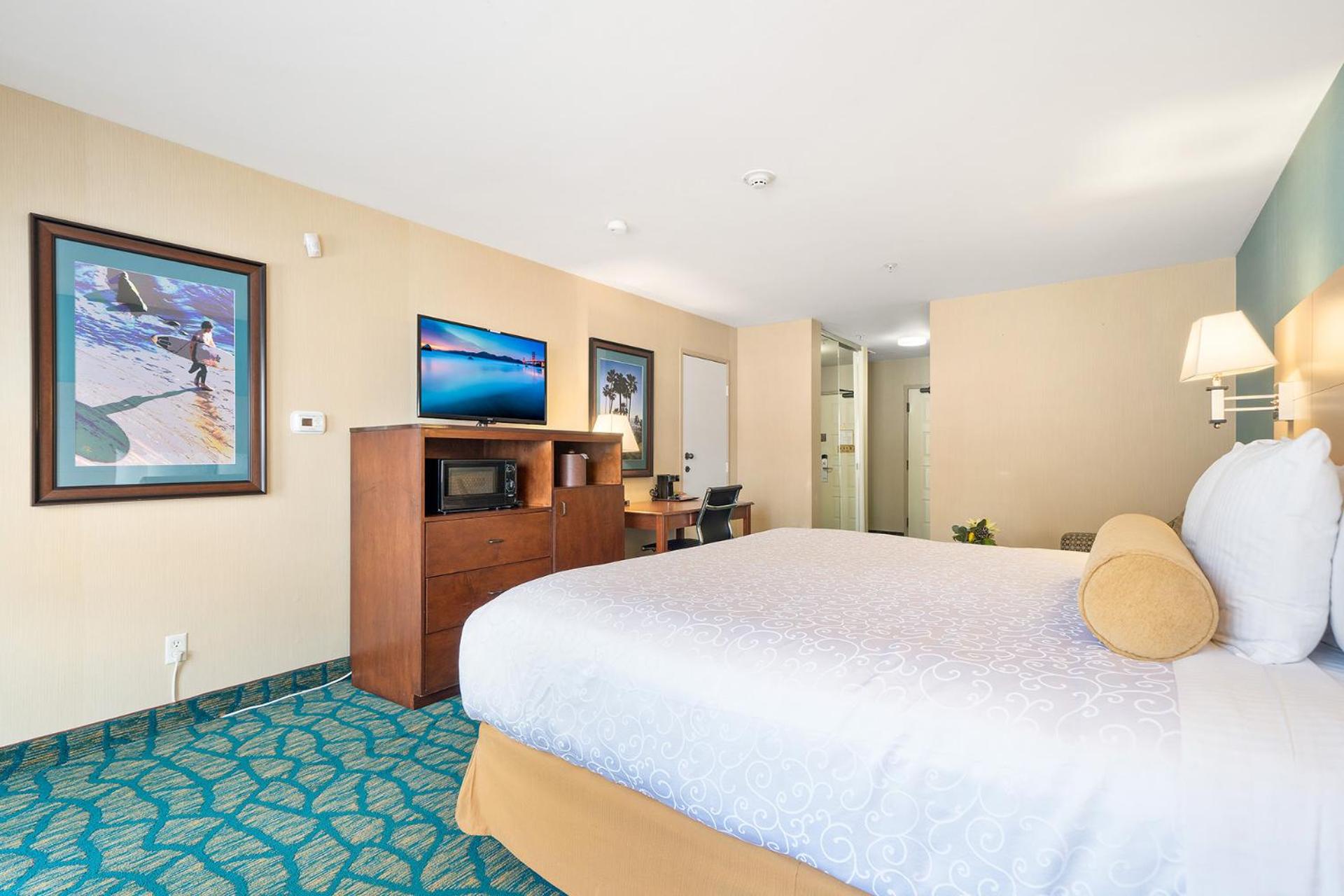 King Room - Non-Smoking - Photo 1