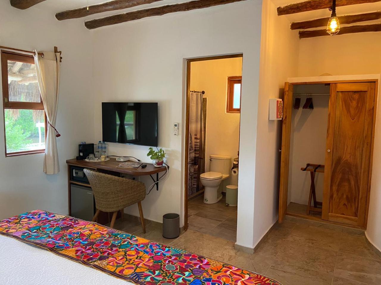 Suite with River View - Photo 12