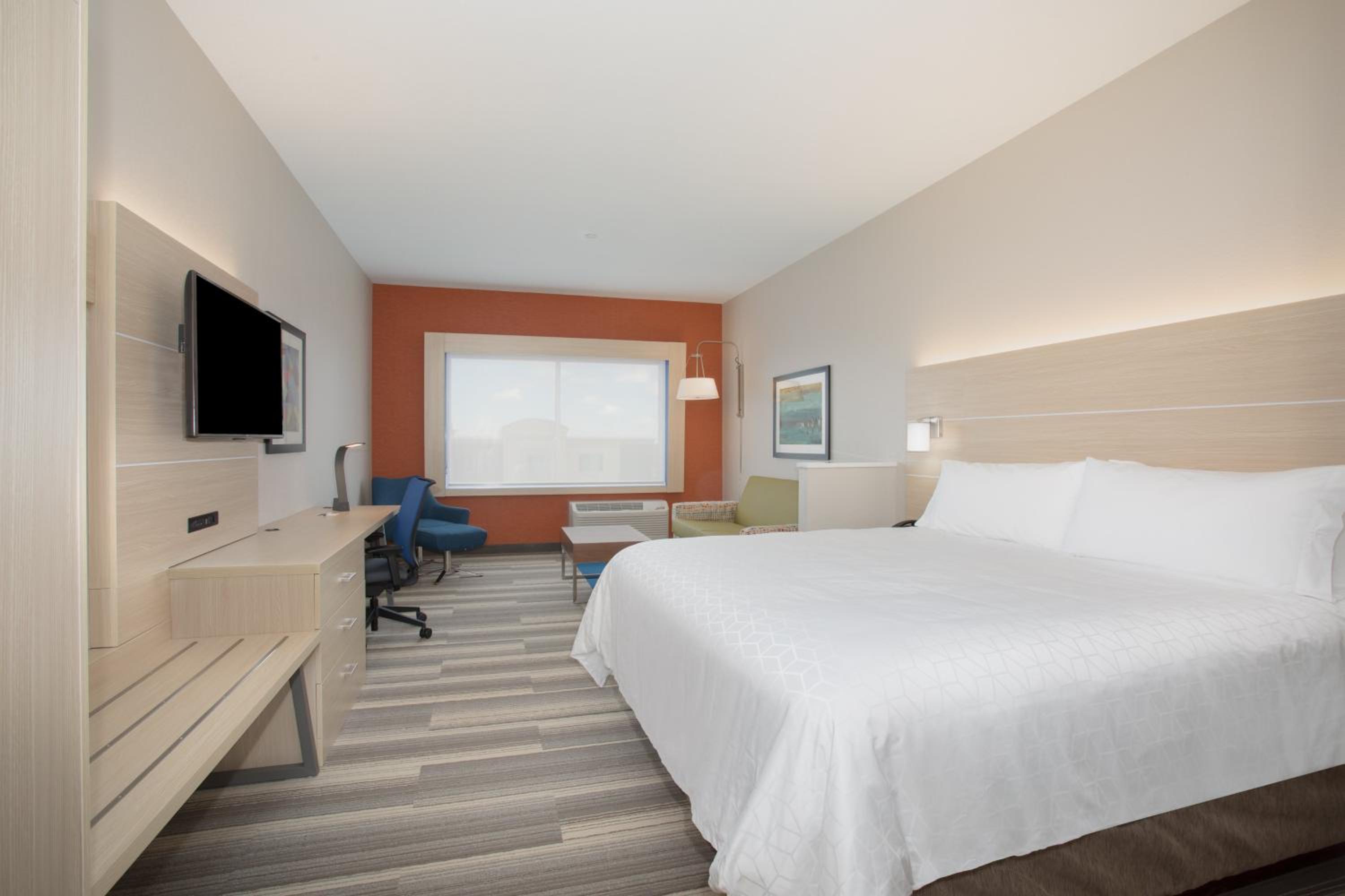 King Suite - Photo 2